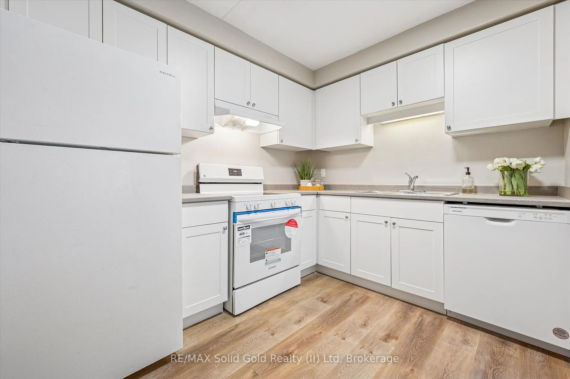 Photo 9 of Unit 6, 321 Northlake Drive, Waterloo — HOMEH