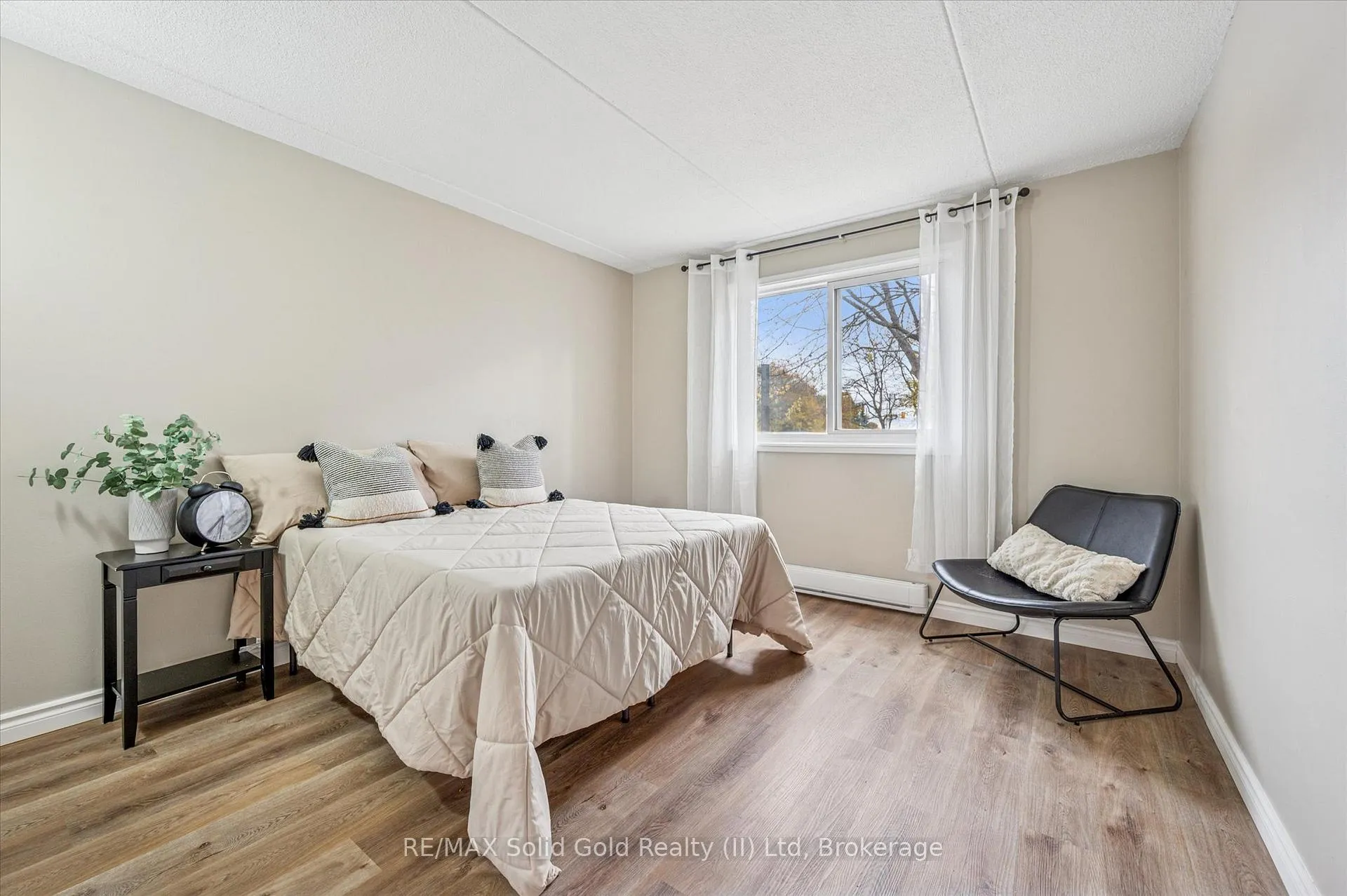 Photo 15 of Unit 6, 321 Northlake Drive, Waterloo — HOMEH