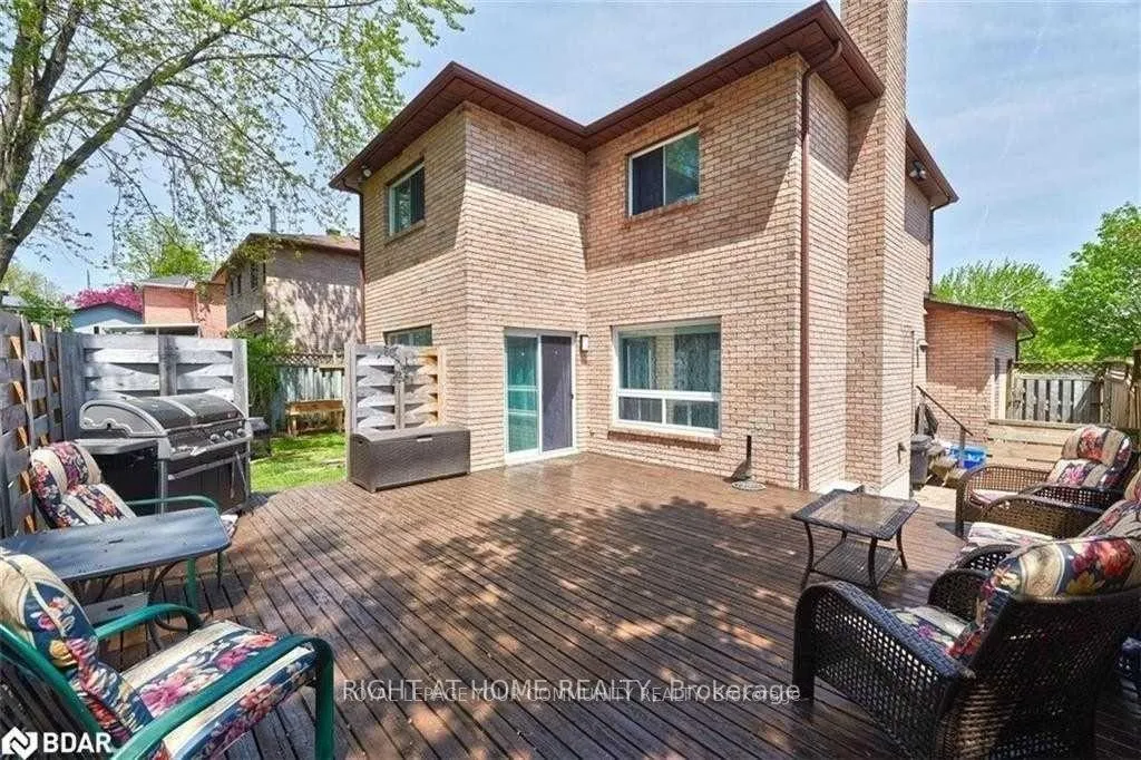 Photo 9 of 12 Keats Drive, Barrie, Letitia Heights — HOMEH