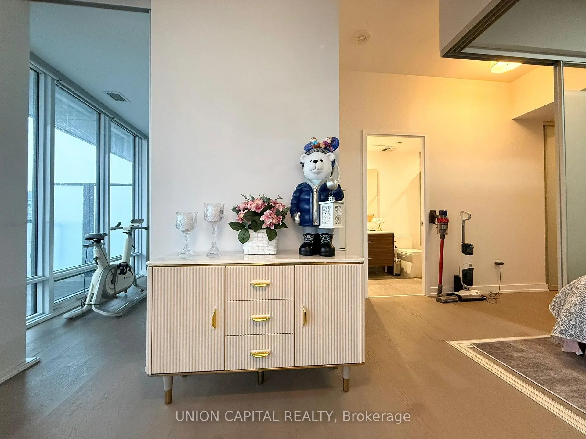 Photo 10 of Unit 3516, 488 University Avenue, Toronto, Kensington-Chinatown — HOMEH