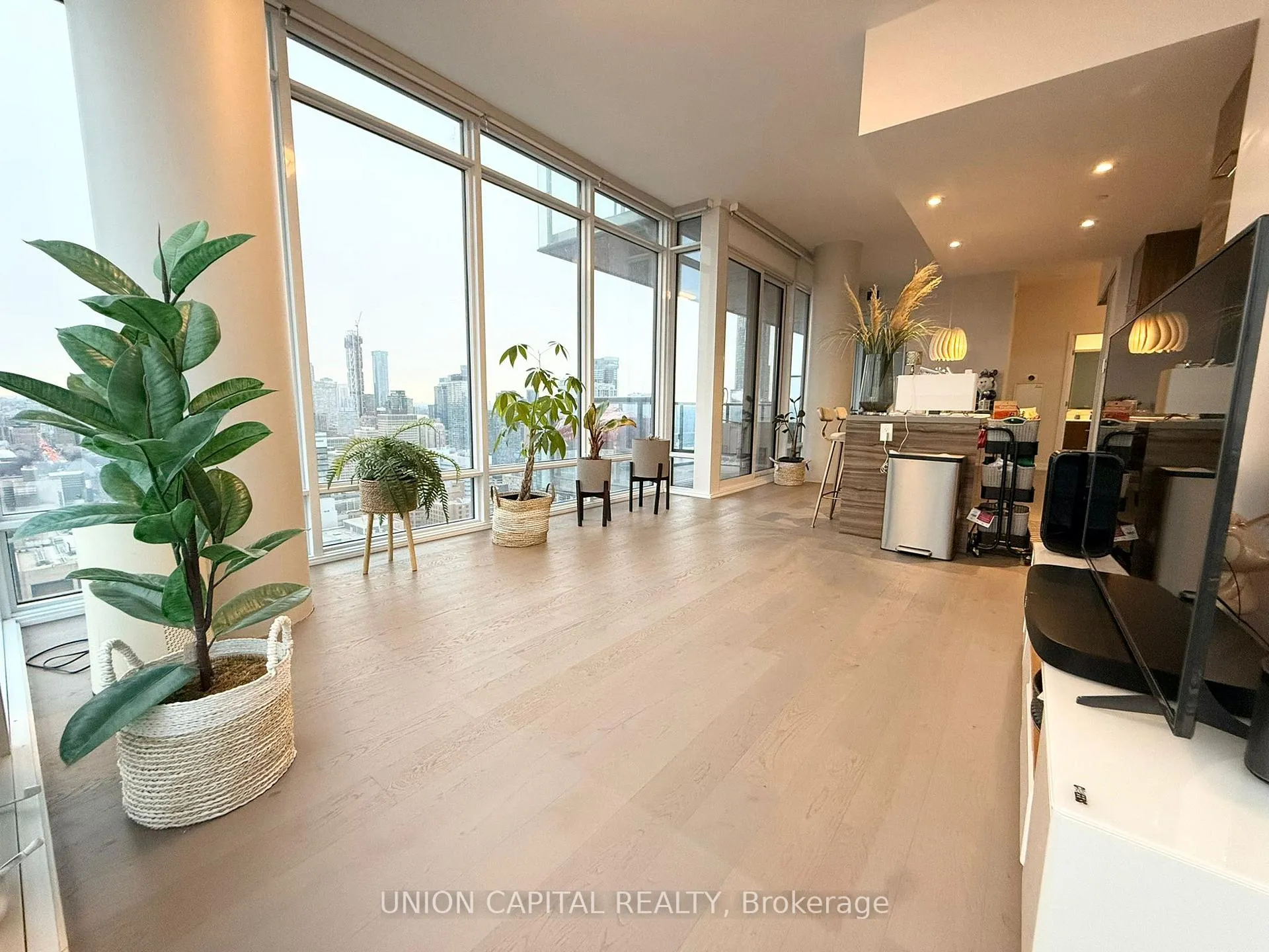 Photo 13 of Unit 3516, 488 University Avenue, Toronto, Kensington-Chinatown — HOMEH