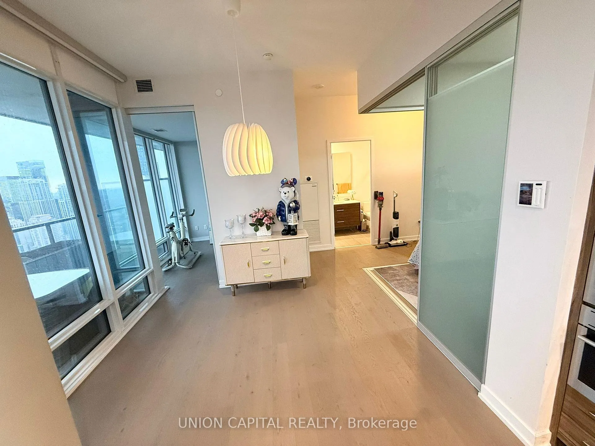 Photo 23 of Unit 3516, 488 University Avenue, Toronto, Kensington-Chinatown — HOMEH