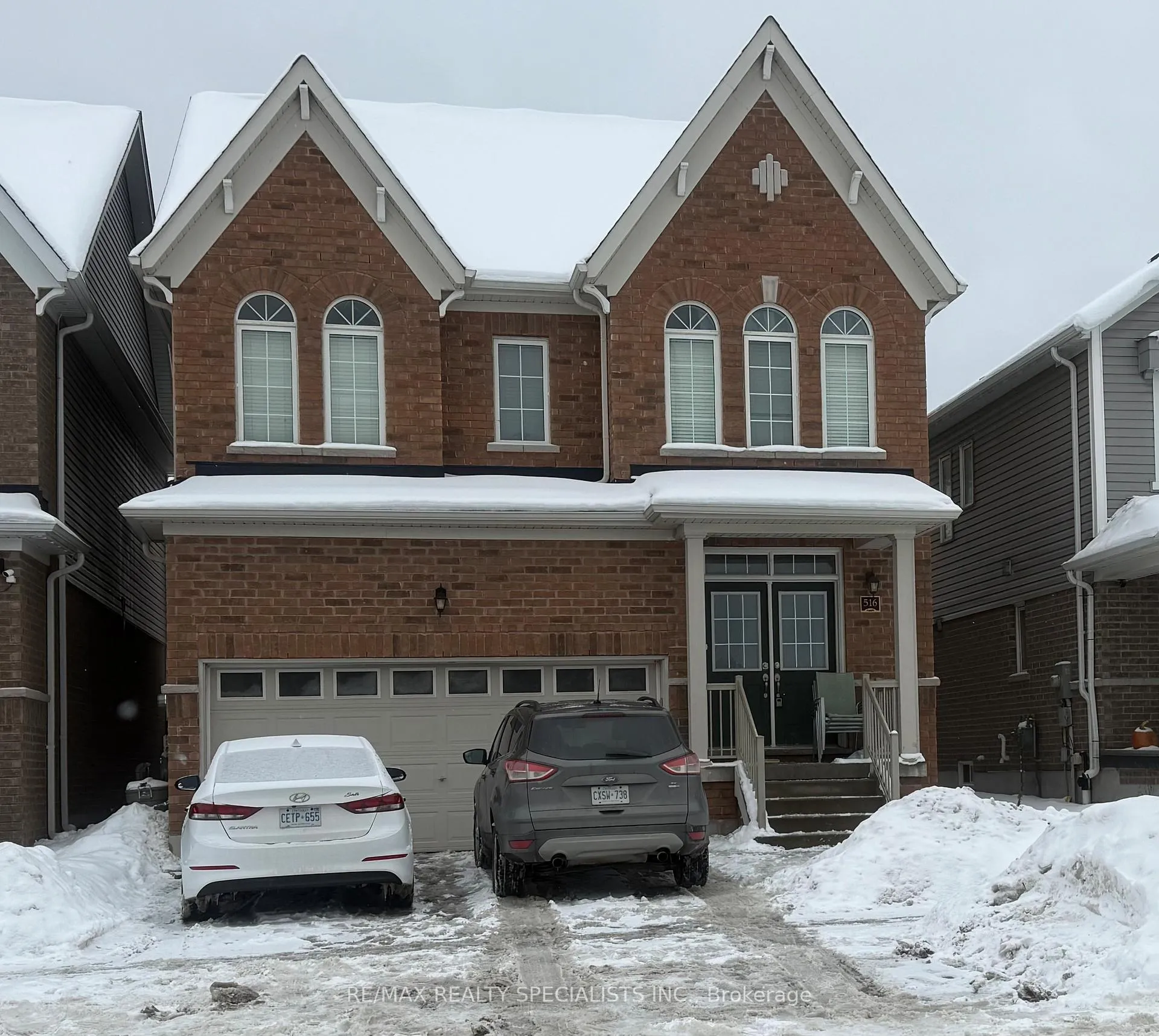 Front of Unit Upper, 516 Linden Drive
