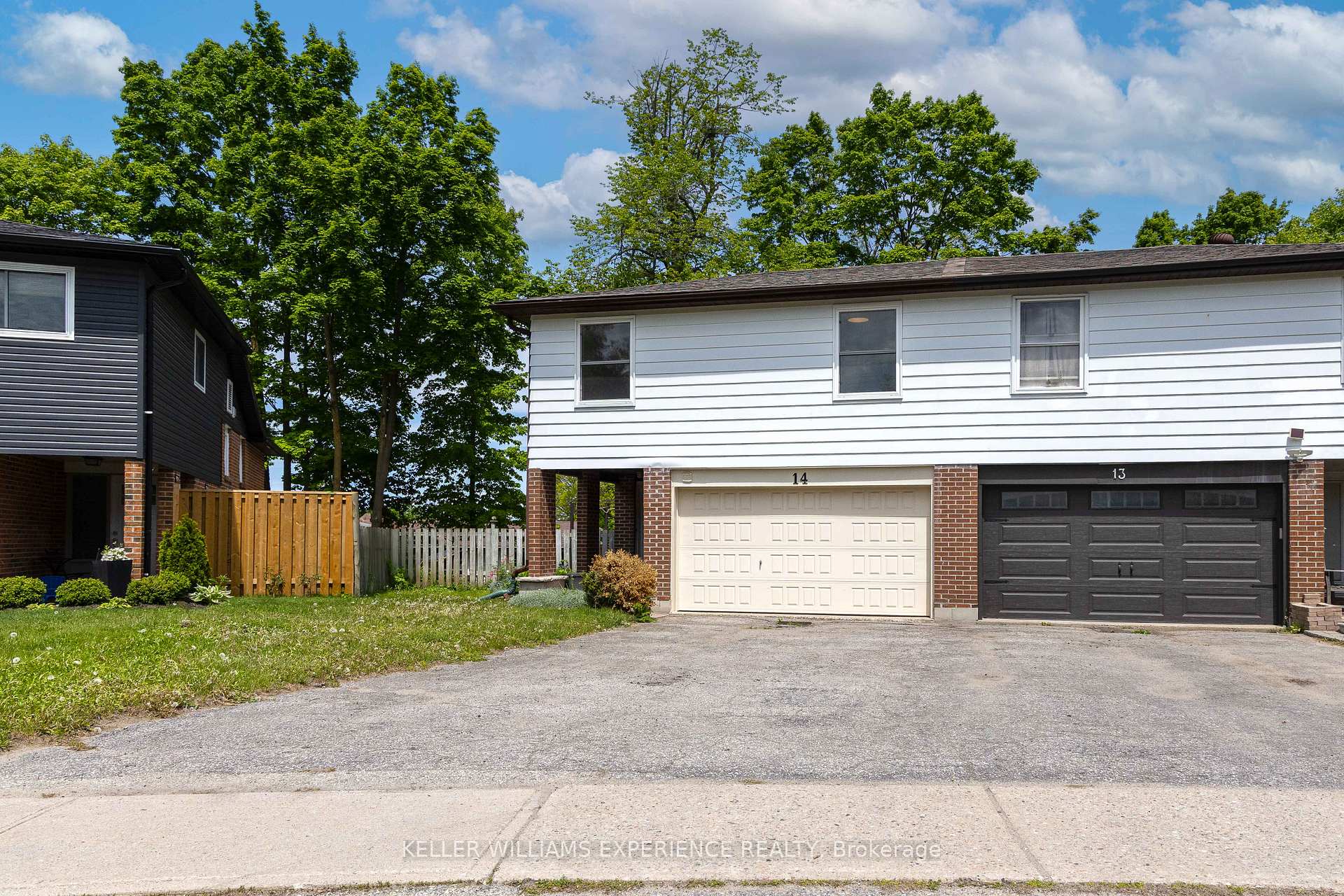 Front of 14 Ashdale Court