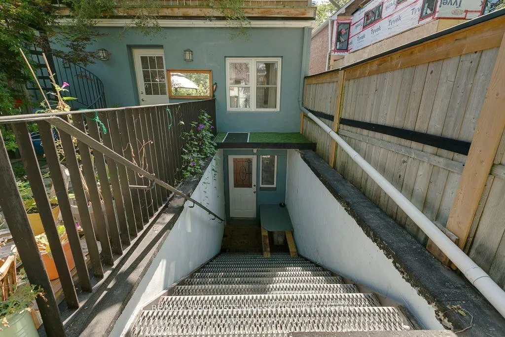 Photo 3 of Unit Bsmnt, 14 Helena Avenue, Toronto, Wychwood — HOMEH