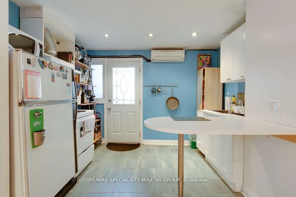 Photo 4 of Unit Bsmnt, 14 Helena Avenue, Toronto, Wychwood — HOMEH