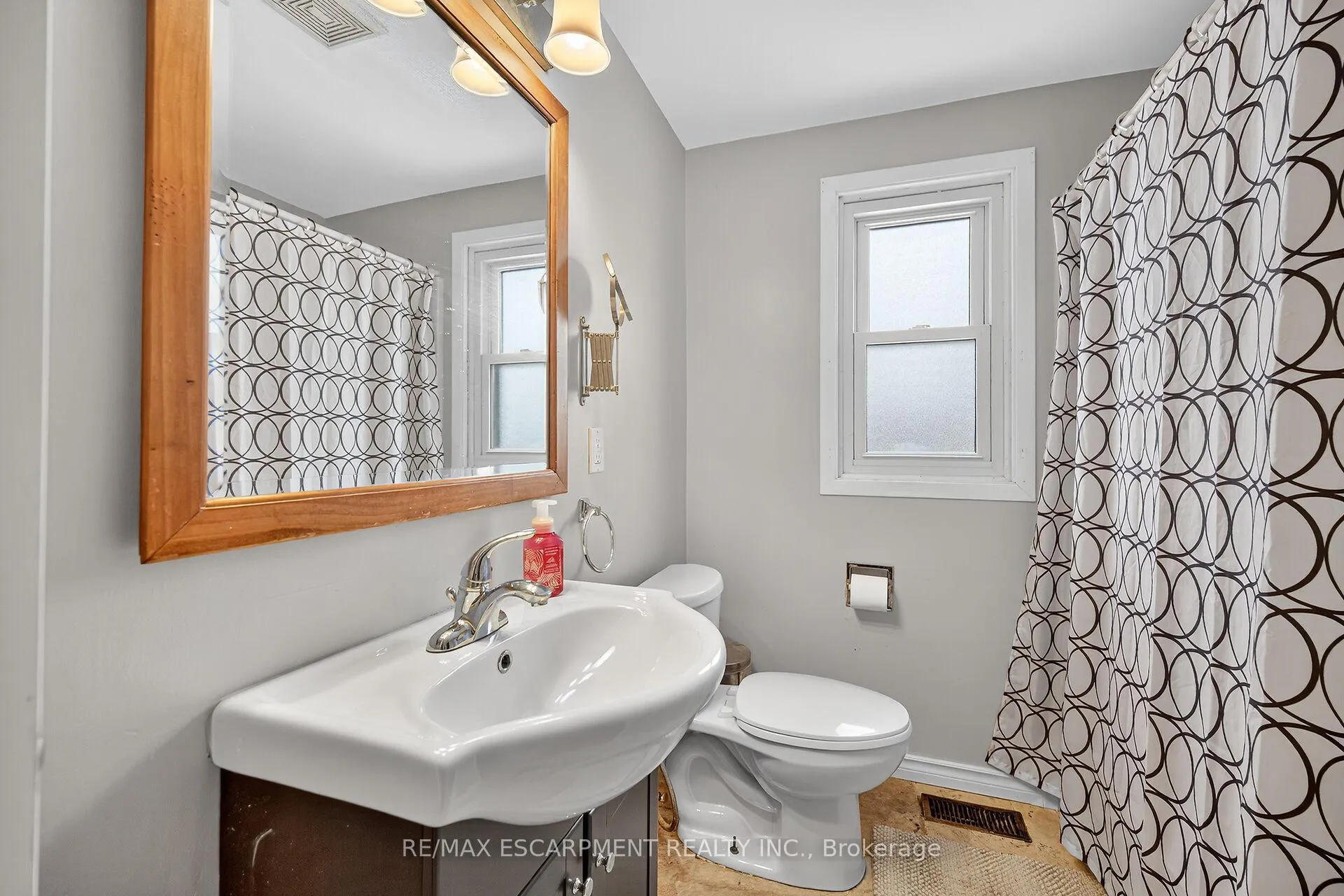 Photo 23 of Unit 26, 49 Peel Street, Haldimand — HOMEH