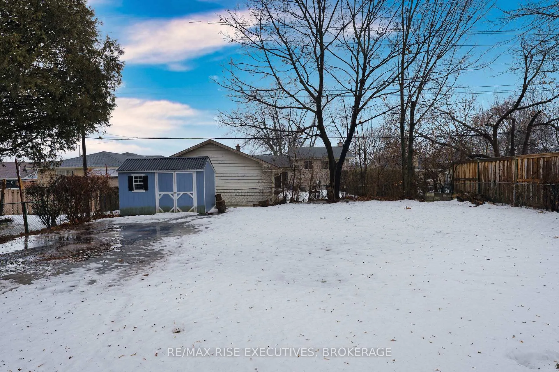Photo 3 of Unit 2, 86 Morenz Crescent, Kingston, Rideau — HOMEH