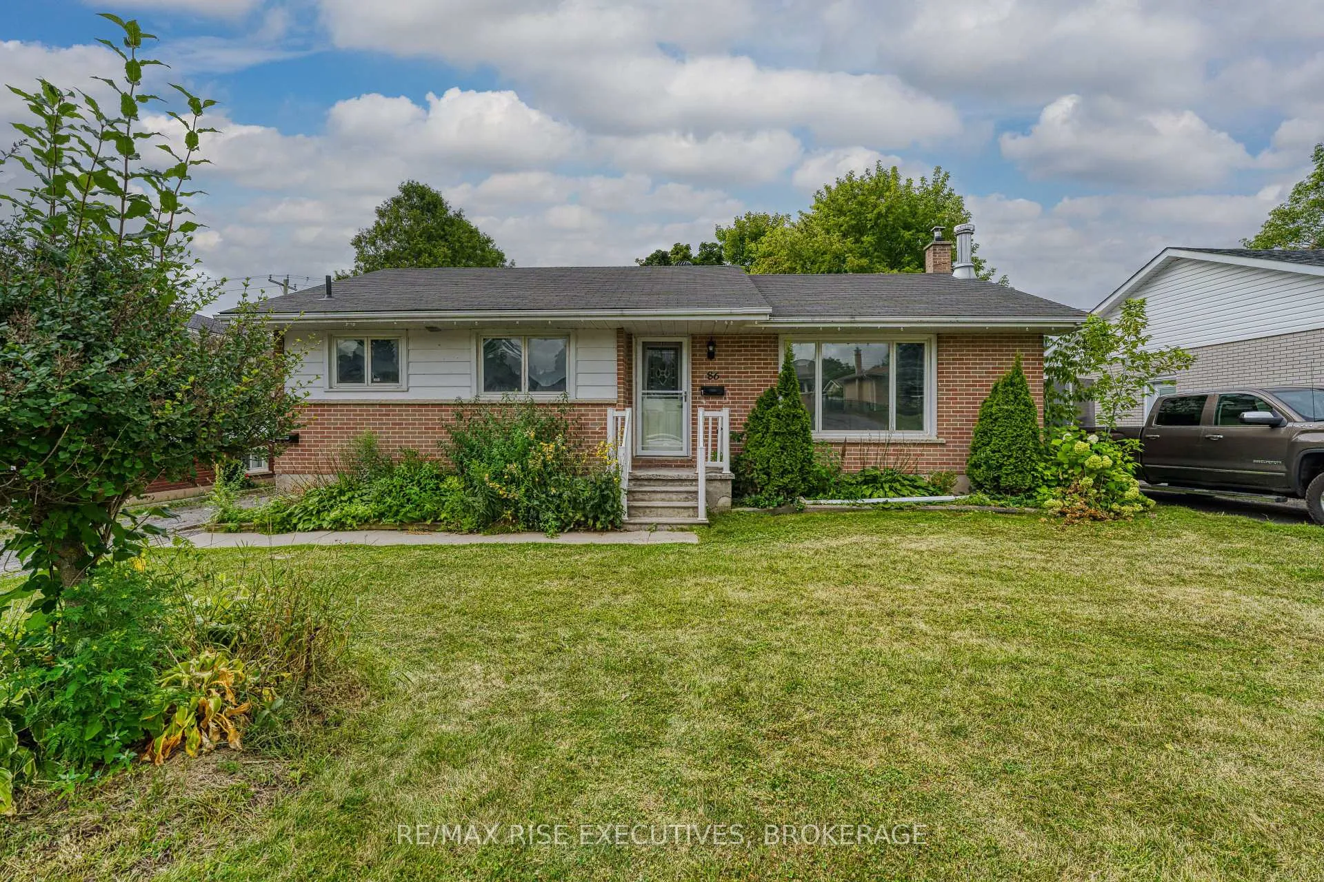 Photo 15 of Unit 2, 86 Morenz Crescent, Kingston, Rideau — HOMEH
