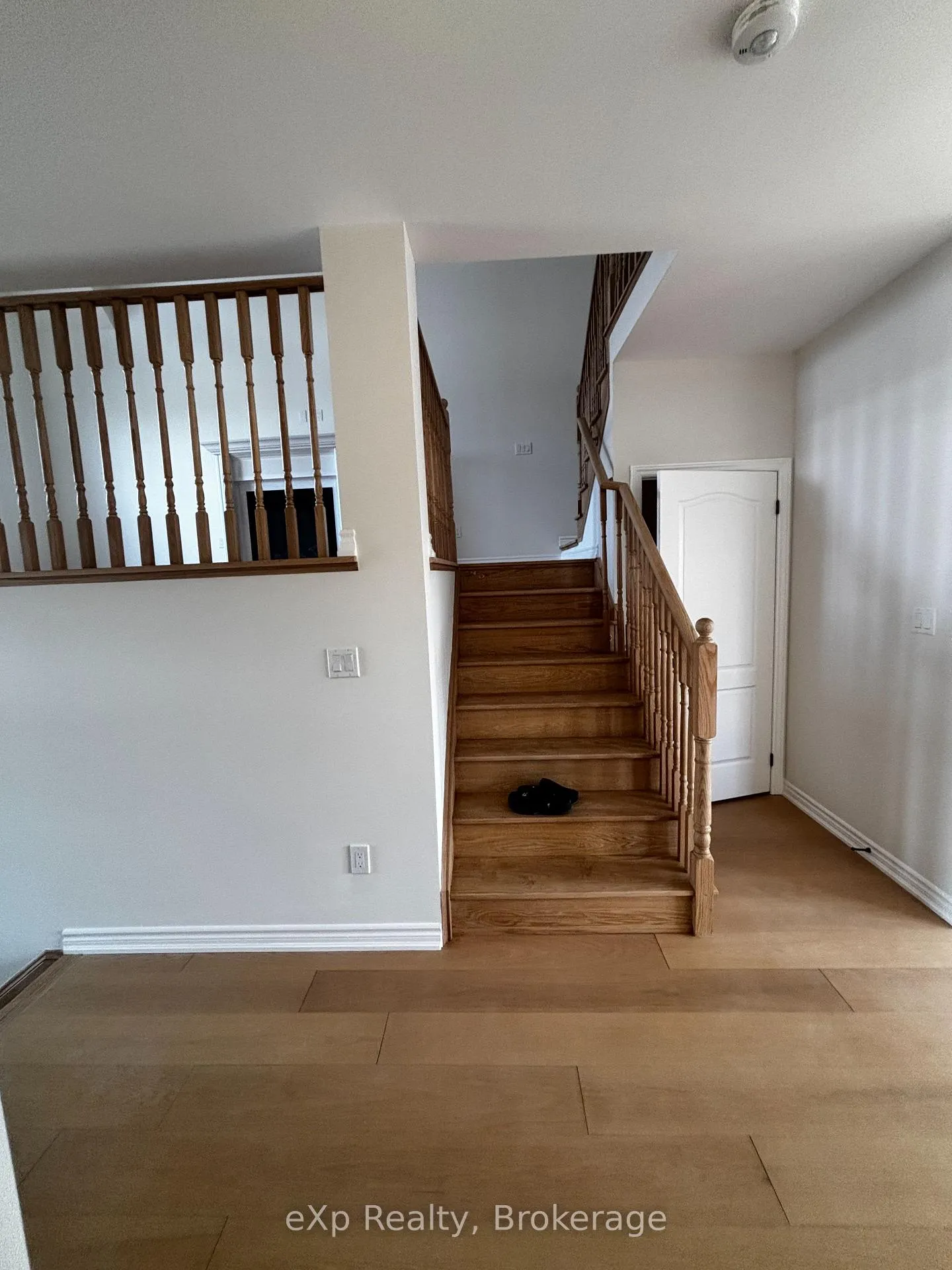 Photo 3 of 25 Fenn Crescent, New Tecumseth, Rural New Tecumseth — HOMEH