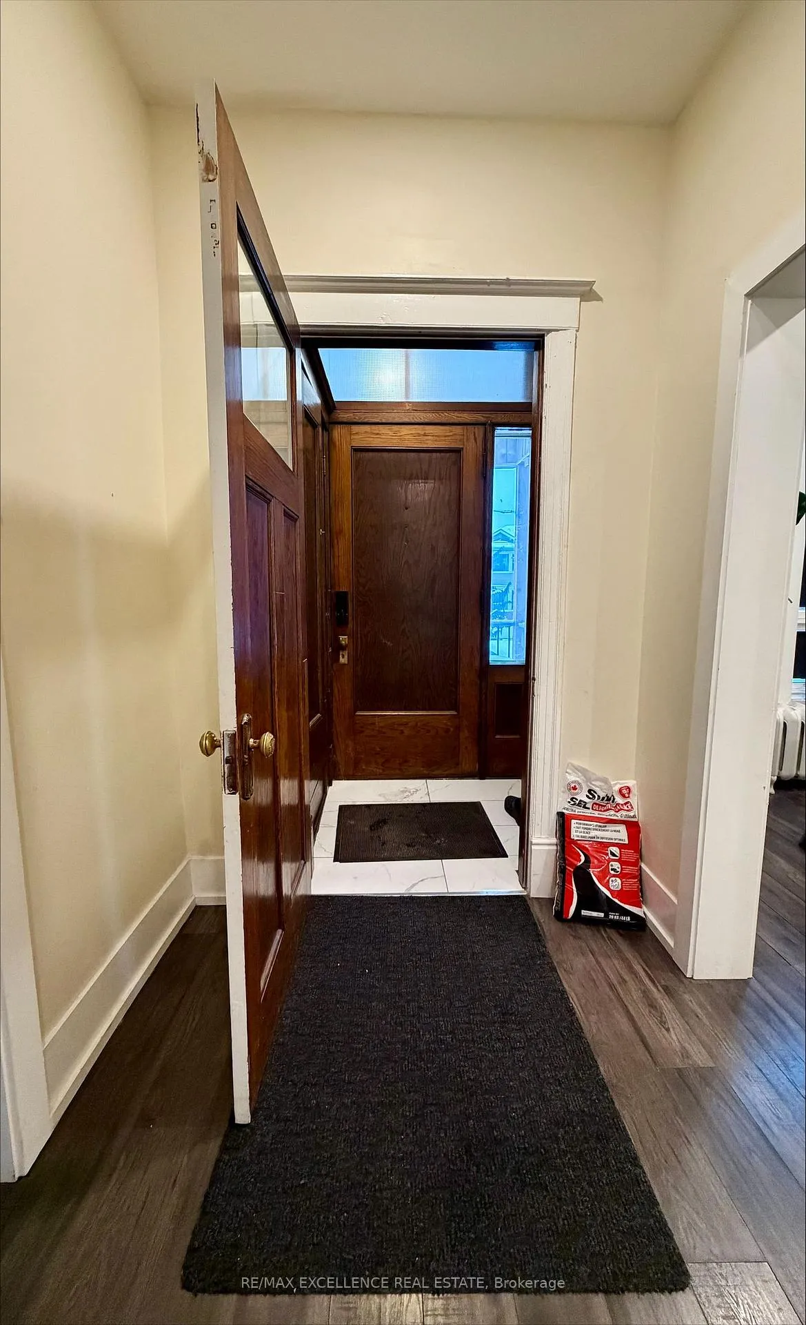 Photo 3 of 395 Aberdeen Avenue, Hamilton, Kirkendall — HOMEH