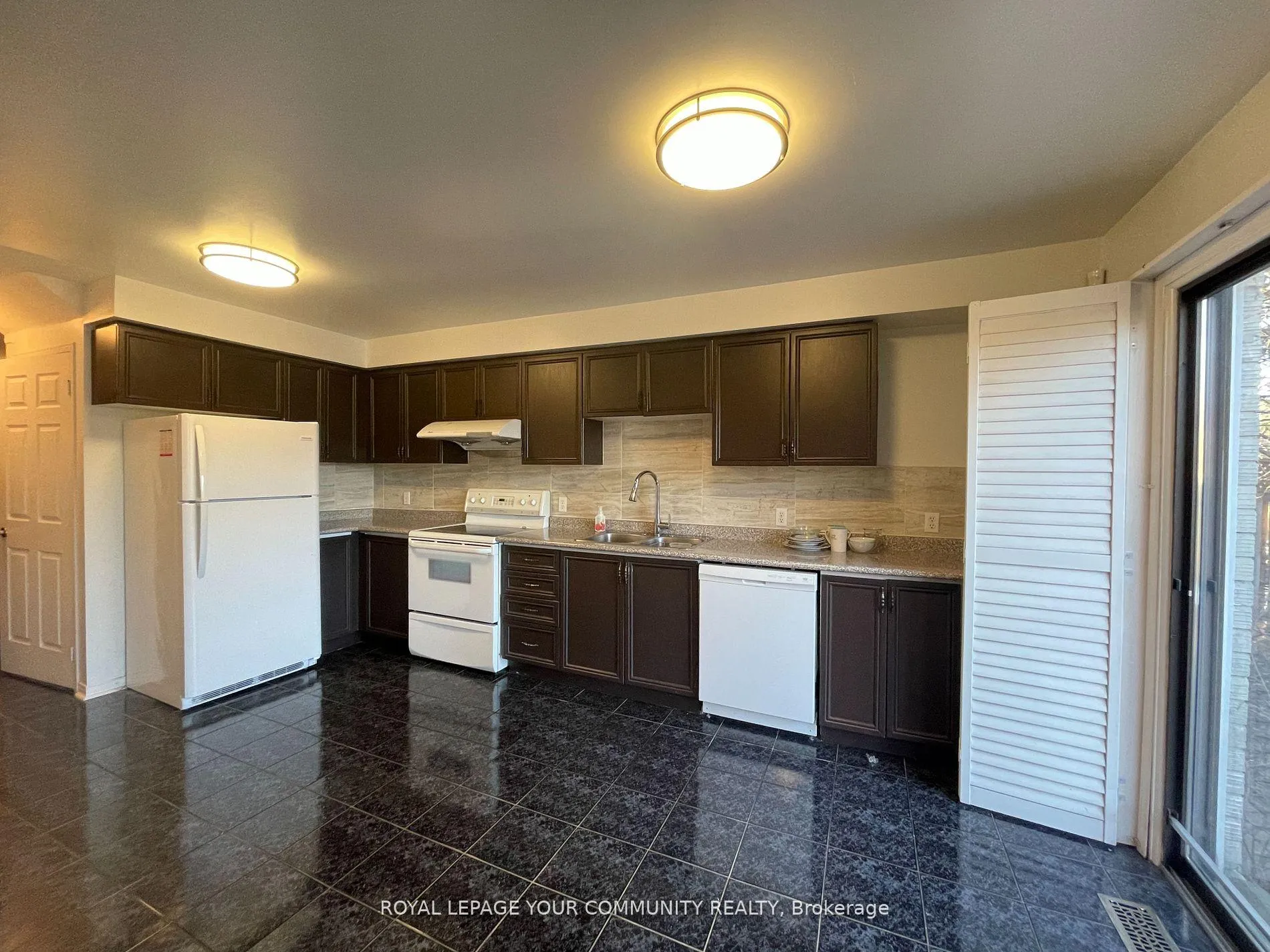 Photo 10 of 38 Ralph Court, Markham, Middlefield — HOMEH
