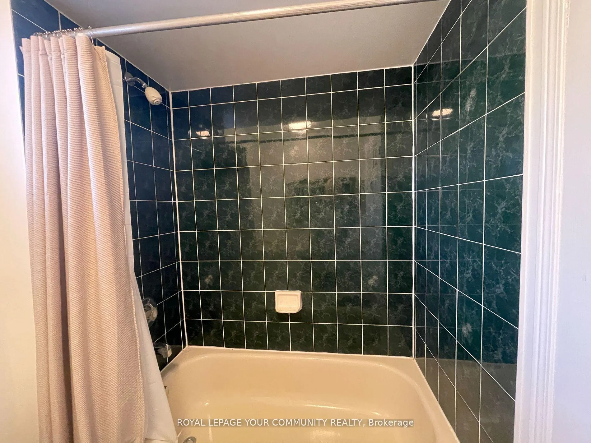 Photo 15 of 38 Ralph Court, Markham, Middlefield — HOMEH