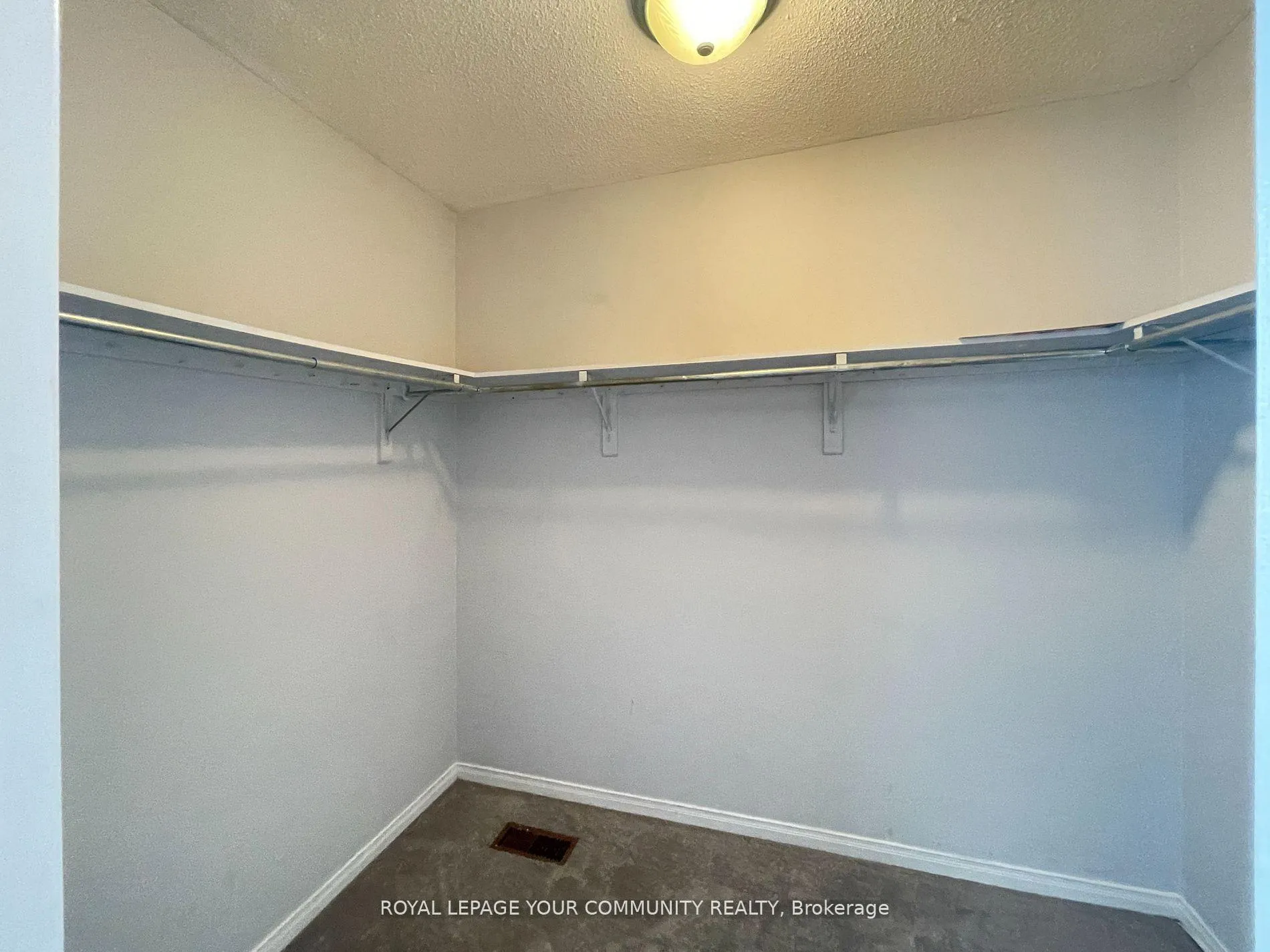 Photo 16 of 38 Ralph Court, Markham, Middlefield — HOMEH
