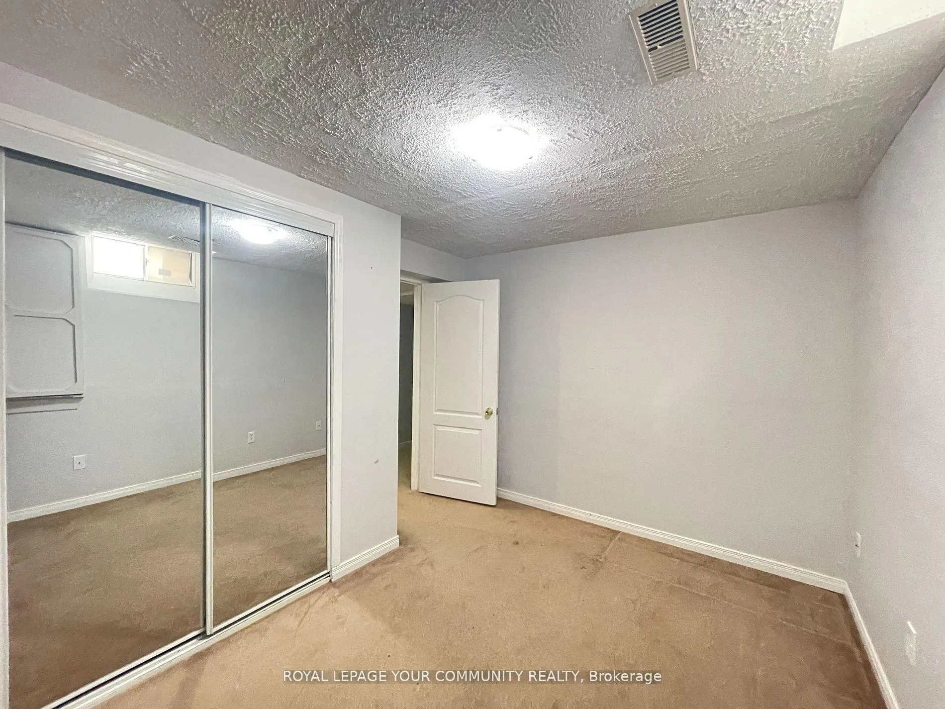 Photo 23 of 38 Ralph Court, Markham, Middlefield — HOMEH