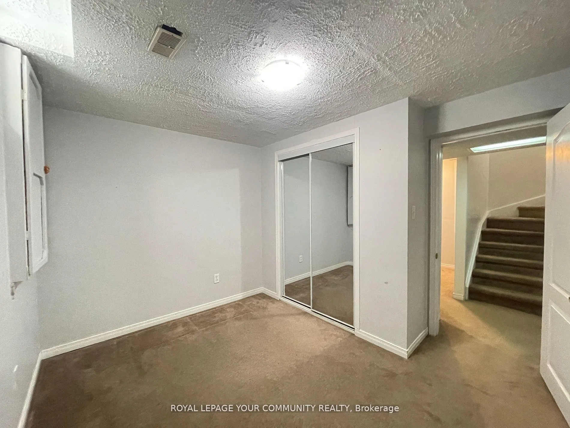 Photo 24 of 38 Ralph Court, Markham, Middlefield — HOMEH