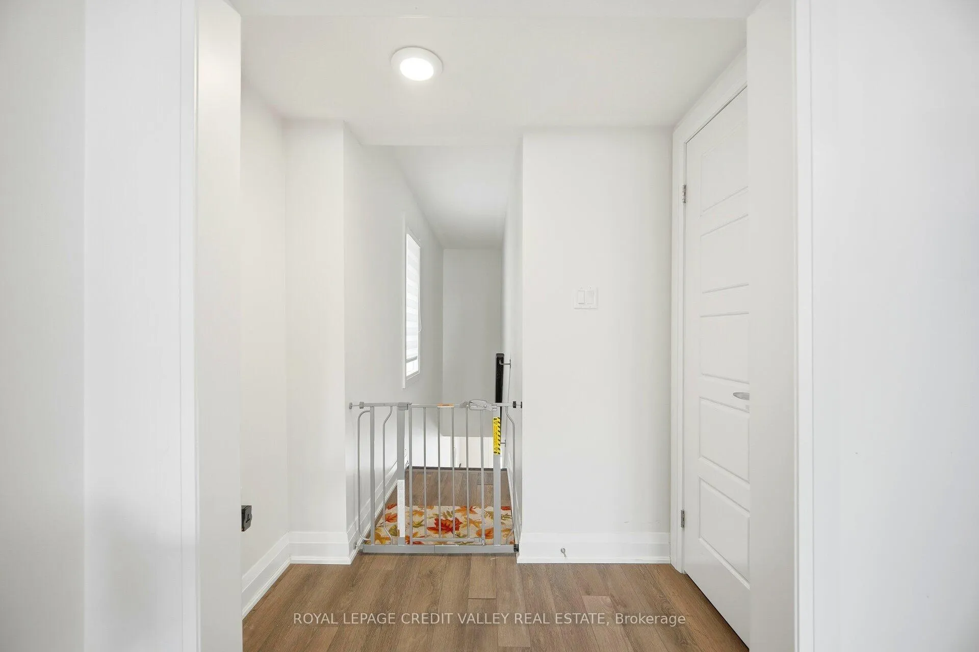 Photo 8 of 565 Goldenrod Lane, Kitchener, Rosenburg — HOMEH
