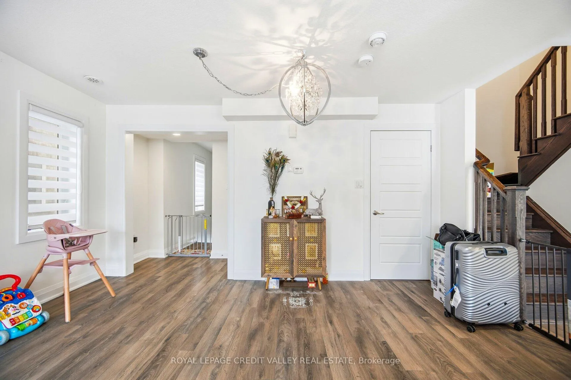 Photo 10 of 565 Goldenrod Lane, Kitchener, Rosenburg — HOMEH