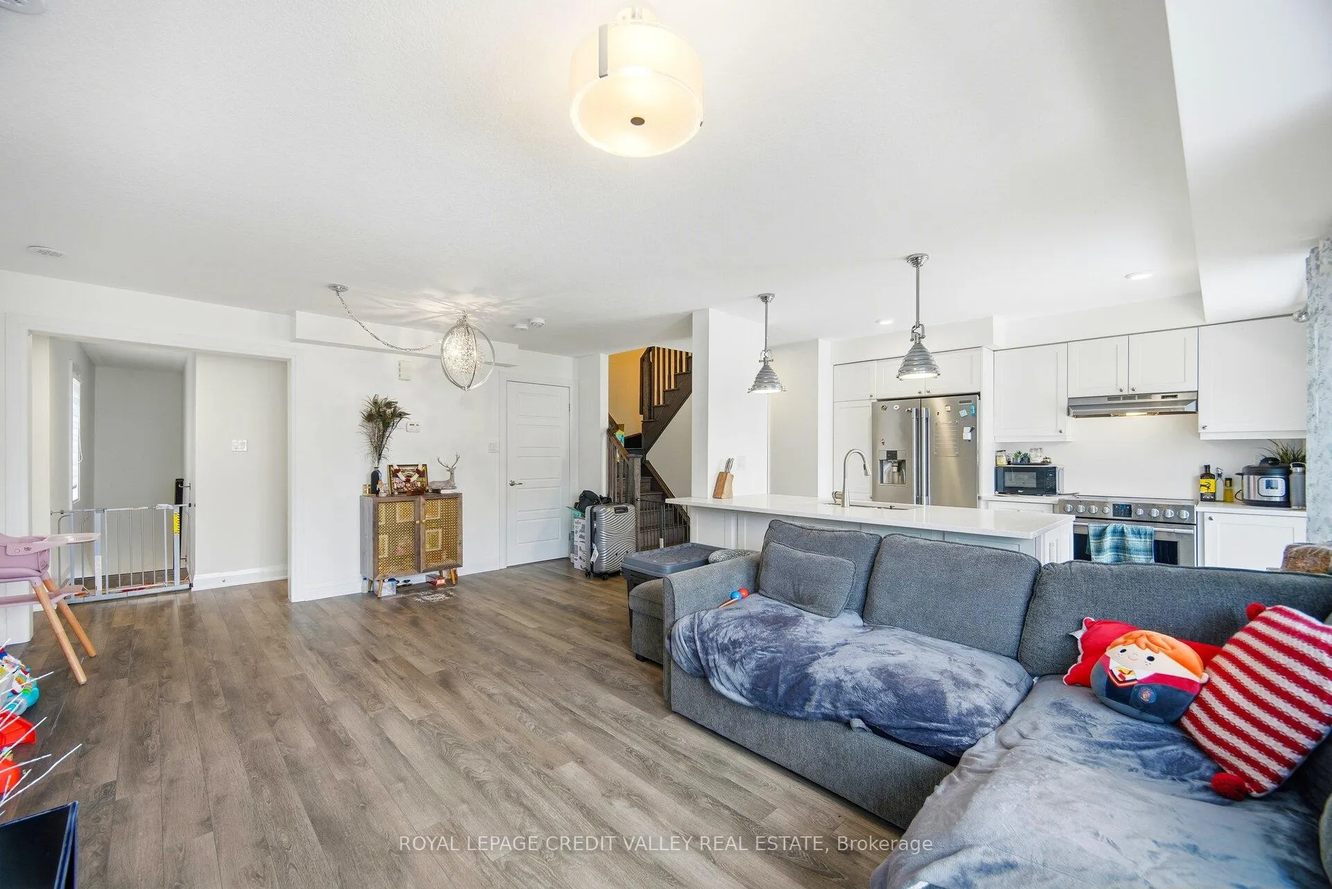 Photo 14 of 565 Goldenrod Lane, Kitchener, Rosenburg — HOMEH
