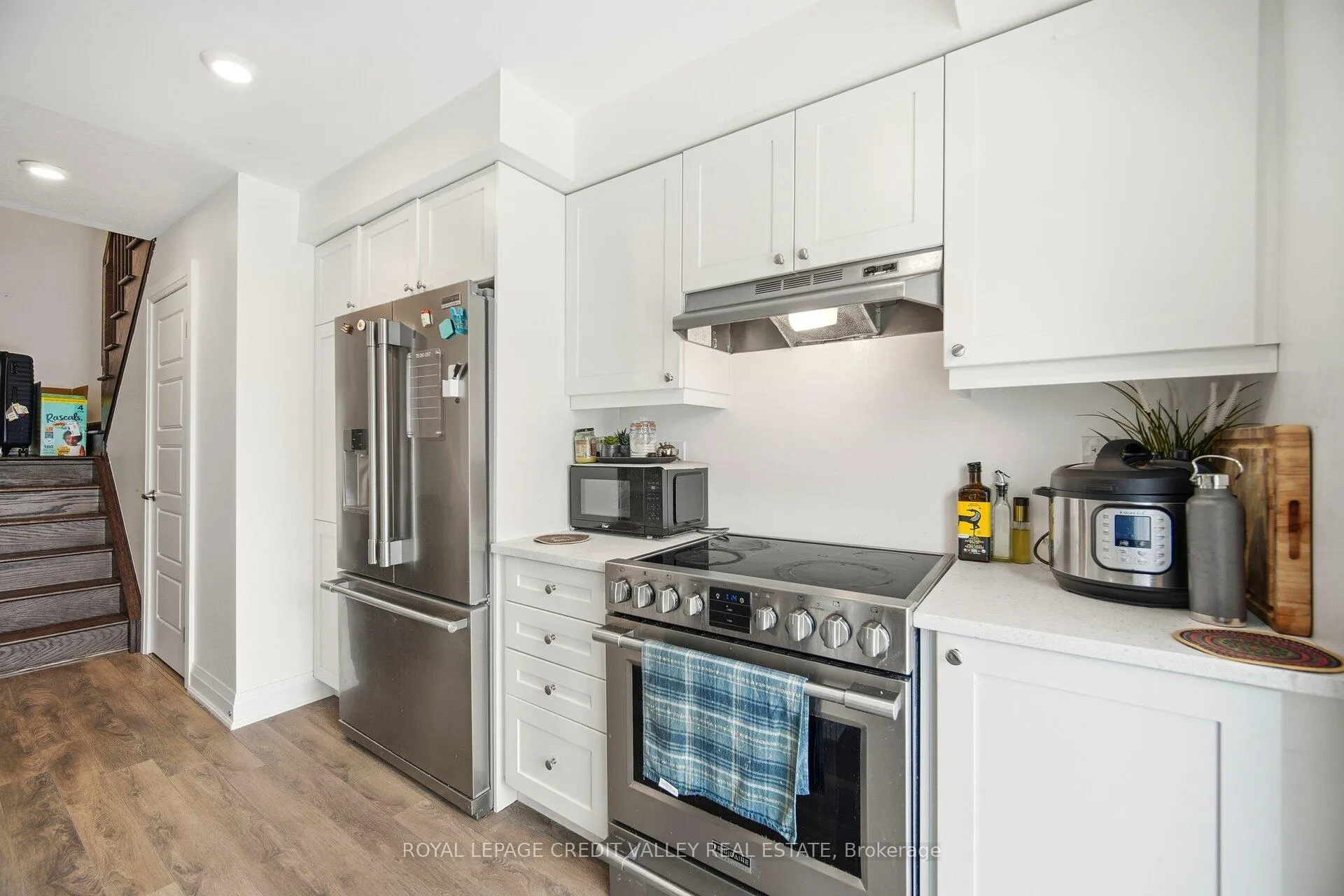 Photo 17 of 565 Goldenrod Lane, Kitchener, Rosenburg — HOMEH