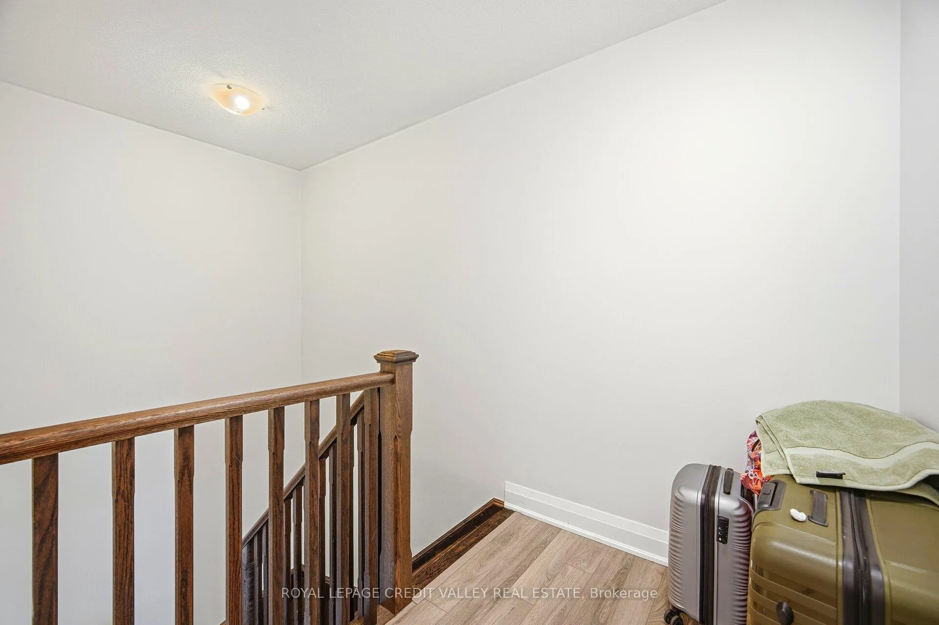 Photo 24 of 565 Goldenrod Lane, Kitchener, Rosenburg — HOMEH