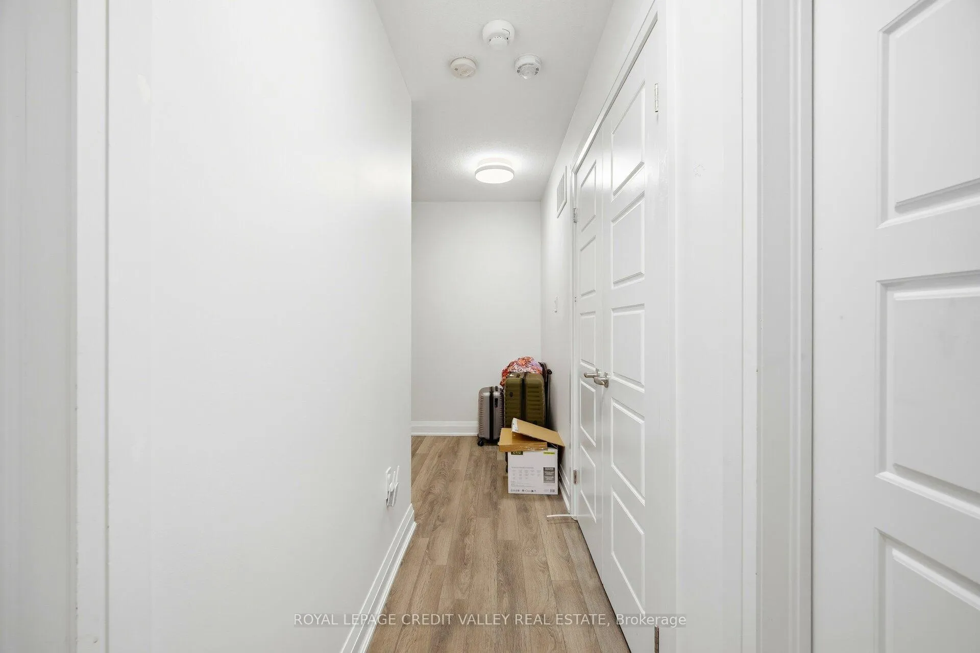 Photo 26 of 565 Goldenrod Lane, Kitchener, Rosenburg — HOMEH