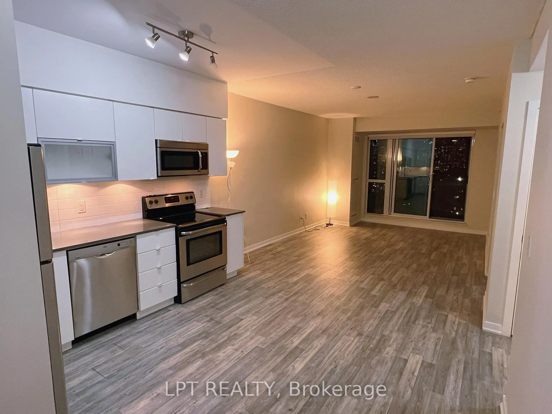 Photo 6 of Unit 1213, 69 Lynn Willians Street, Toronto, Niagara — HOMEH