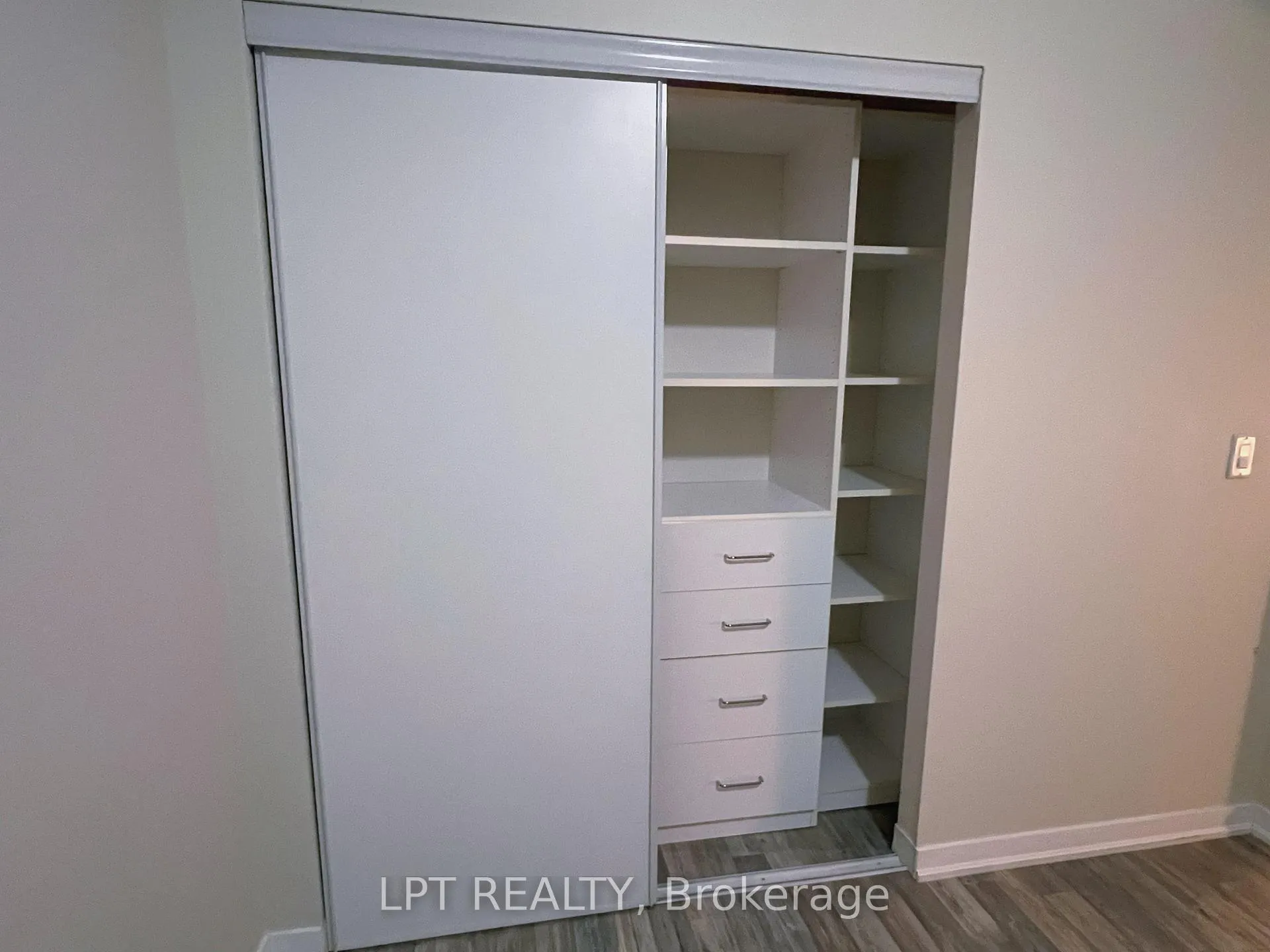 Photo 10 of Unit 1213, 69 Lynn Willians Street, Toronto, Niagara — HOMEH