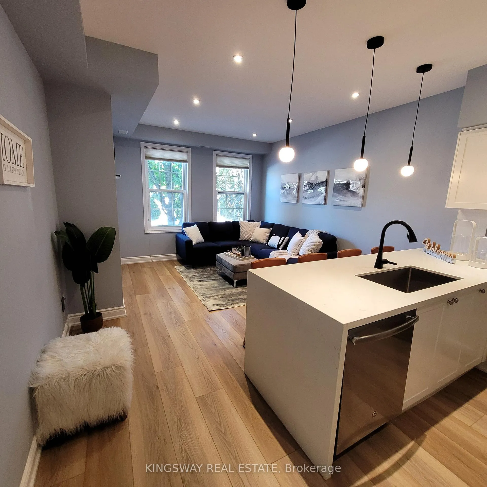 Photo 7 of 74B Coxwell Avenue, Toronto, Greenwood-Coxwell — HOMEH
