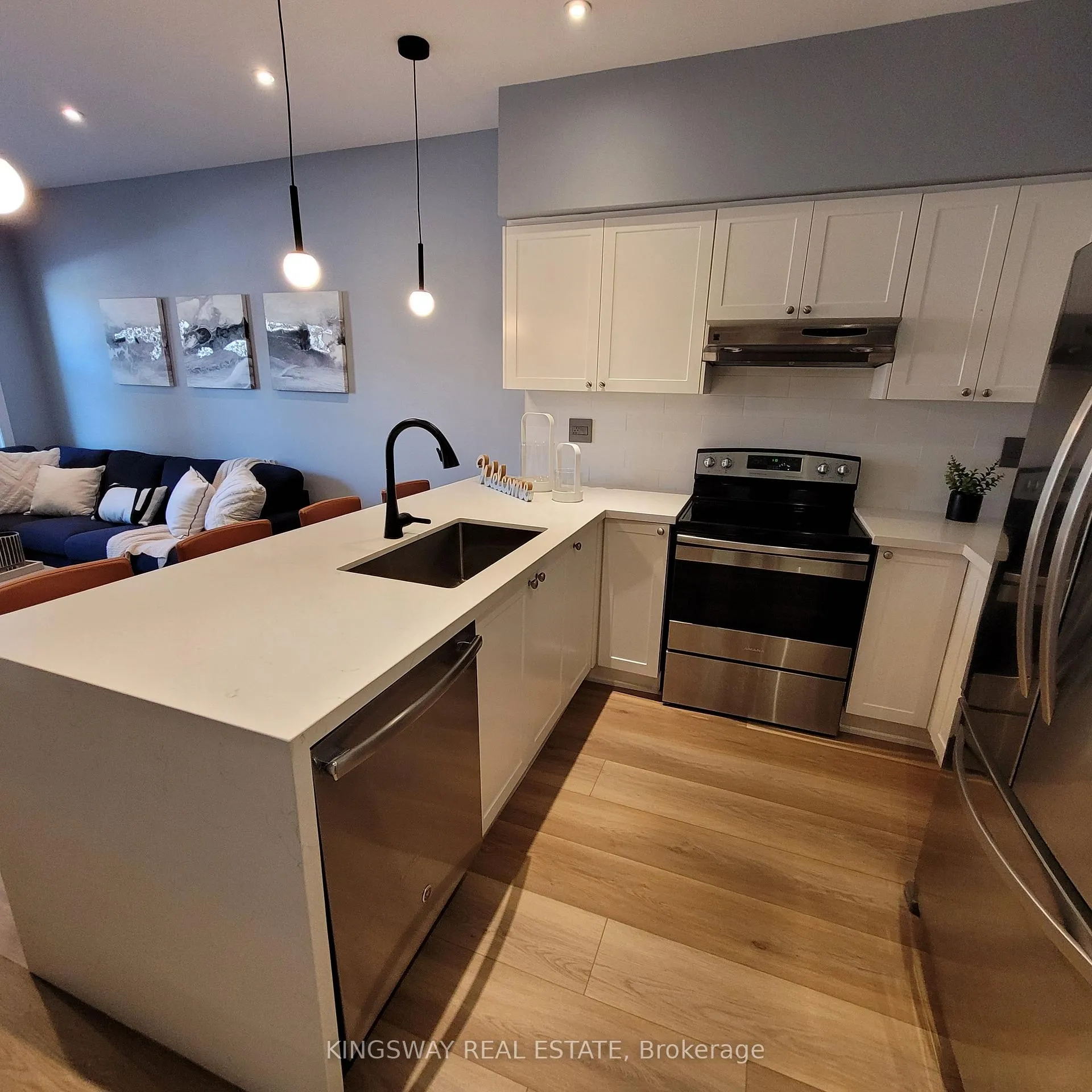 Photo 8 of 74B Coxwell Avenue, Toronto, Greenwood-Coxwell — HOMEH