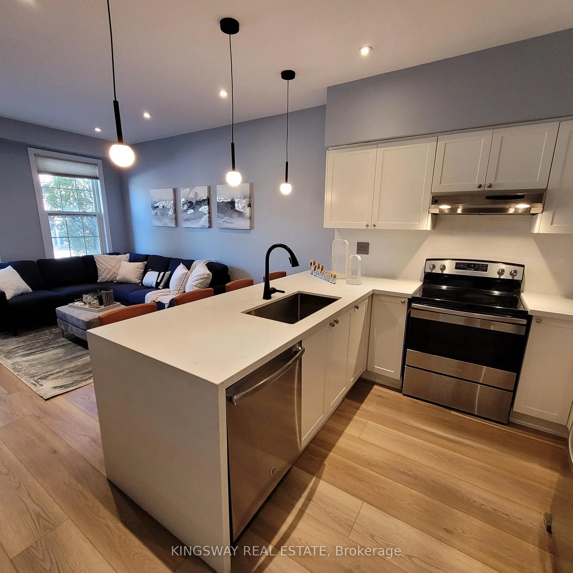Photo 9 of 74B Coxwell Avenue, Toronto, Greenwood-Coxwell — HOMEH
