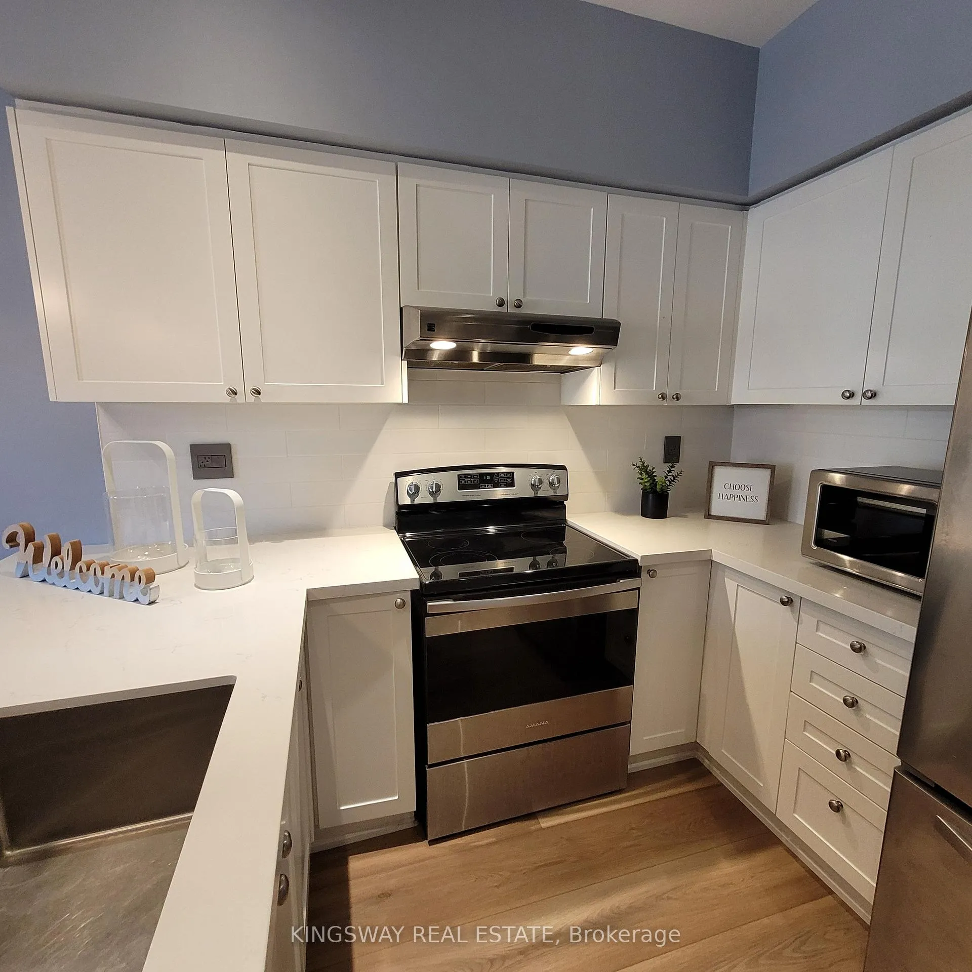 Photo 10 of 74B Coxwell Avenue, Toronto, Greenwood-Coxwell — HOMEH