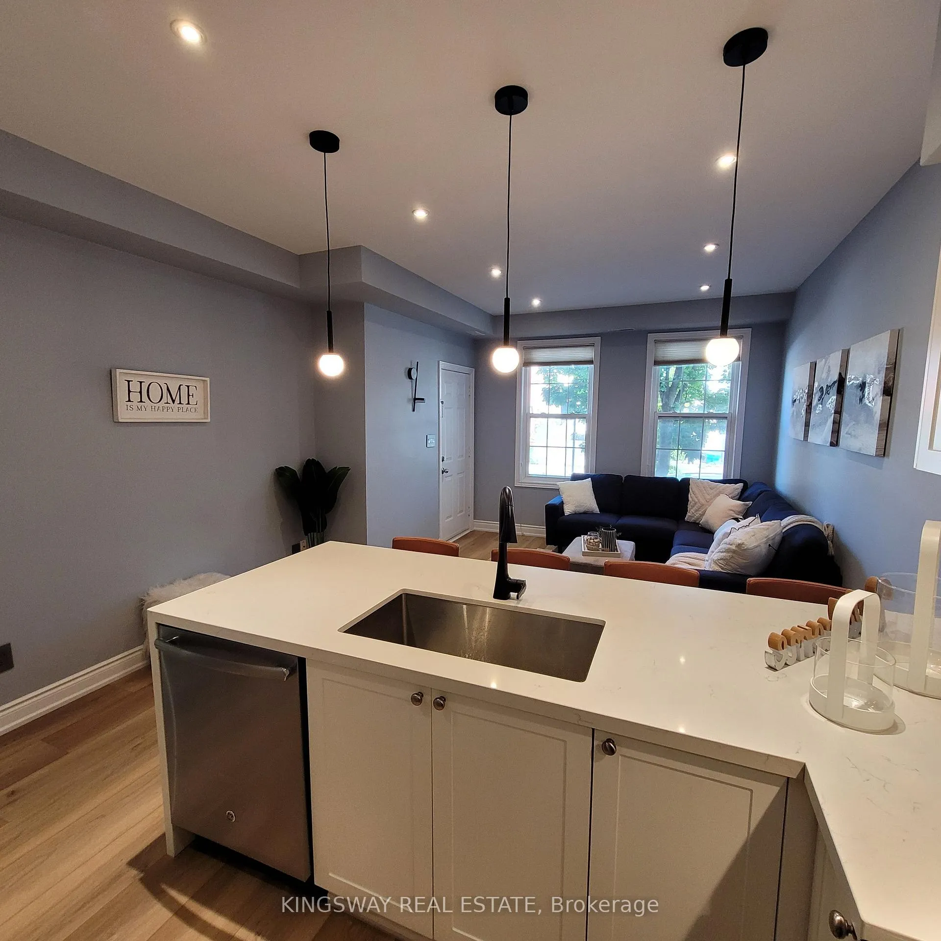 Photo 14 of 74B Coxwell Avenue, Toronto, Greenwood-Coxwell — HOMEH