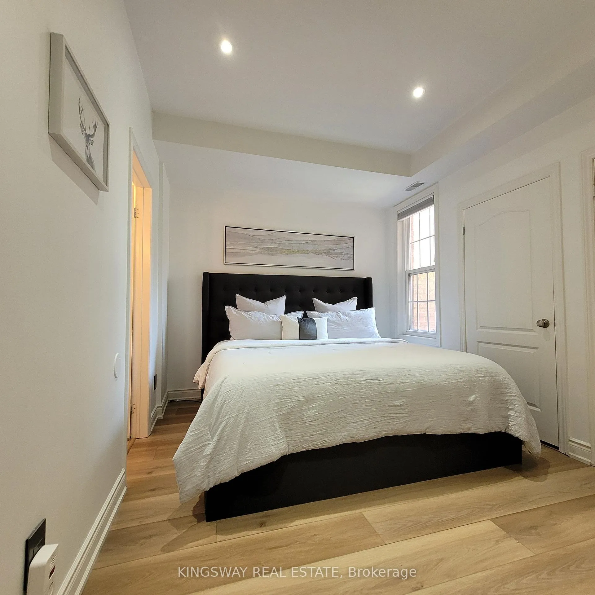 Photo 18 of 74B Coxwell Avenue, Toronto, Greenwood-Coxwell — HOMEH