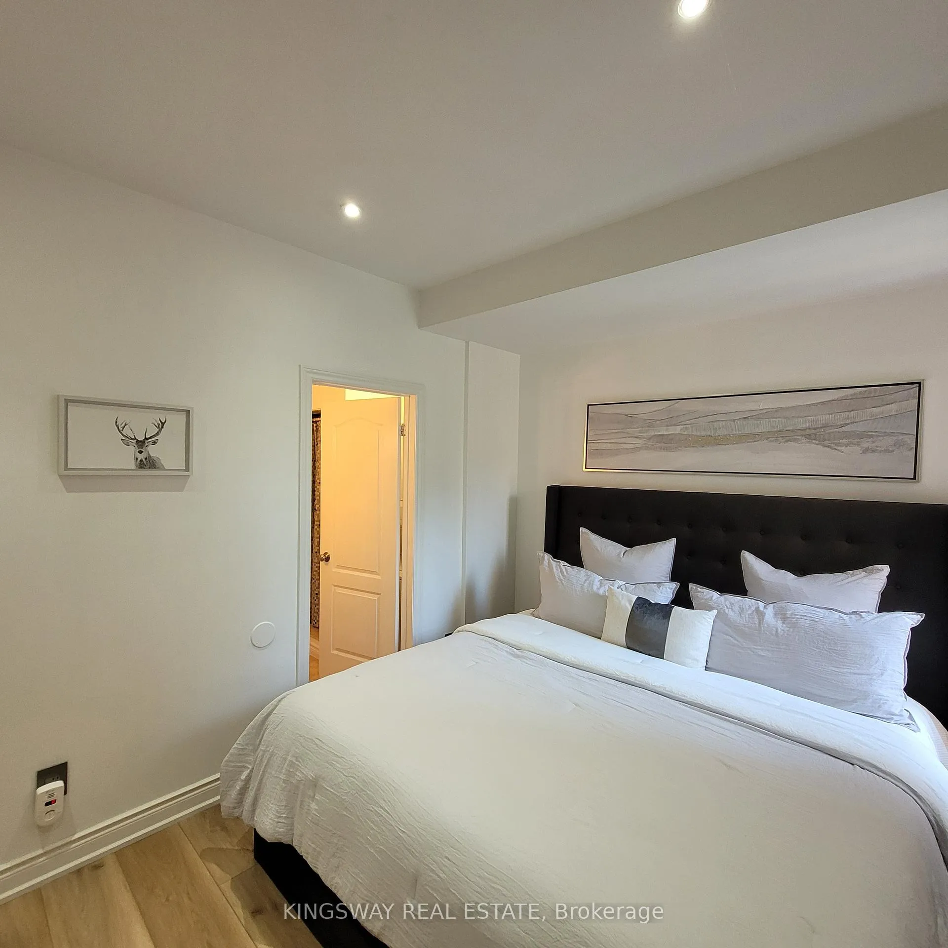 Photo 19 of 74B Coxwell Avenue, Toronto, Greenwood-Coxwell — HOMEH