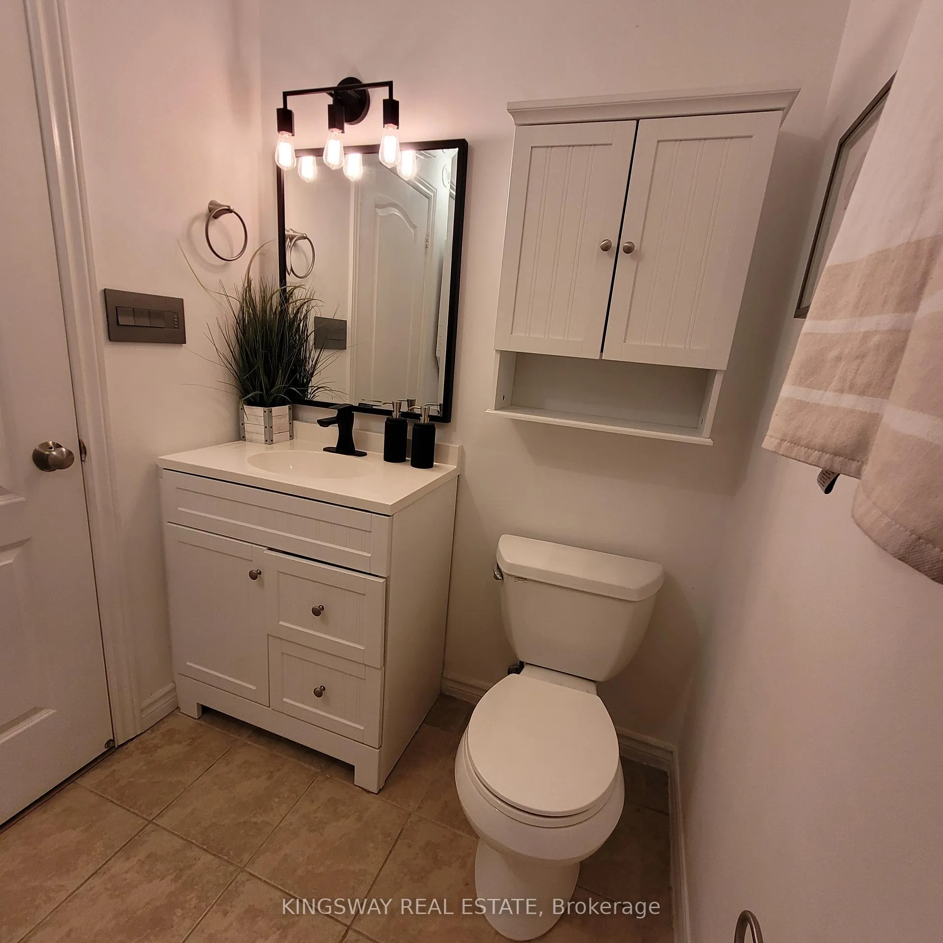 Photo 22 of 74B Coxwell Avenue, Toronto, Greenwood-Coxwell — HOMEH