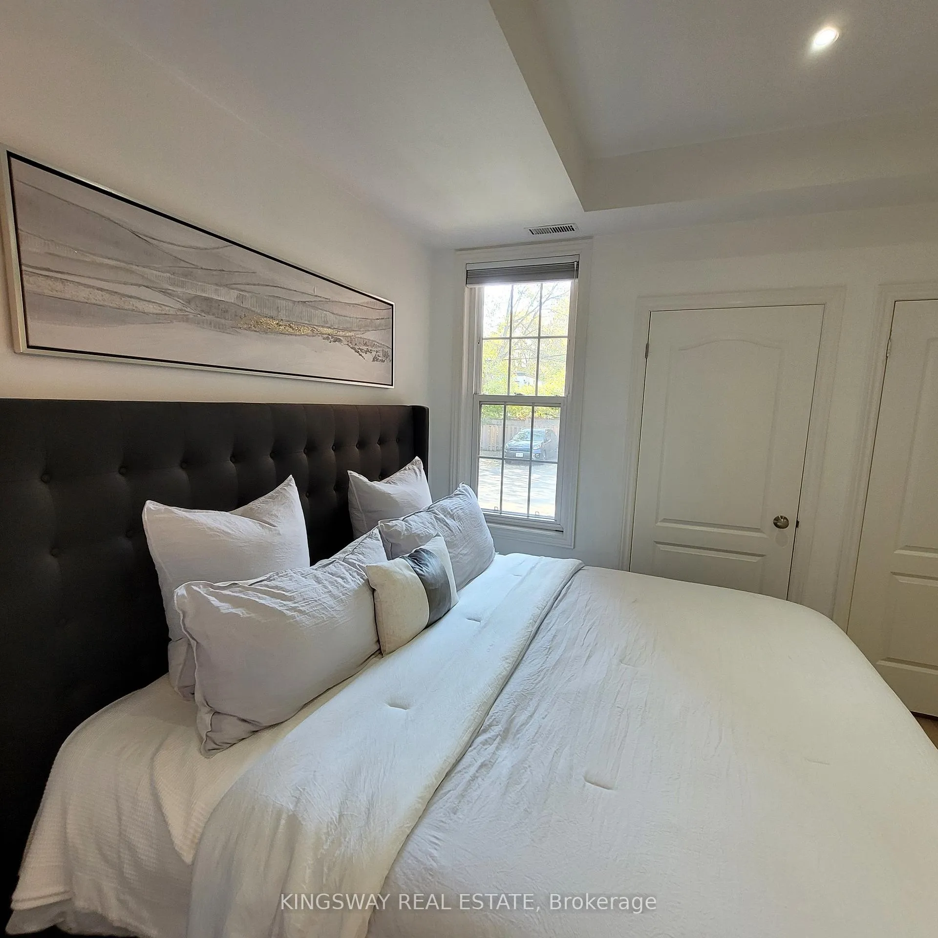 Photo 25 of 74B Coxwell Avenue, Toronto, Greenwood-Coxwell — HOMEH