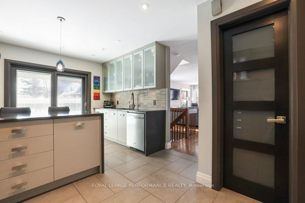 Photo 7 of 393 Echo Drive, Ottawa, Ottawa East — HOMEH
