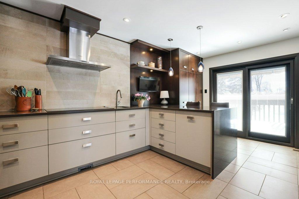 Photo 9 of 393 Echo Drive, Ottawa, Ottawa East — HOMEH