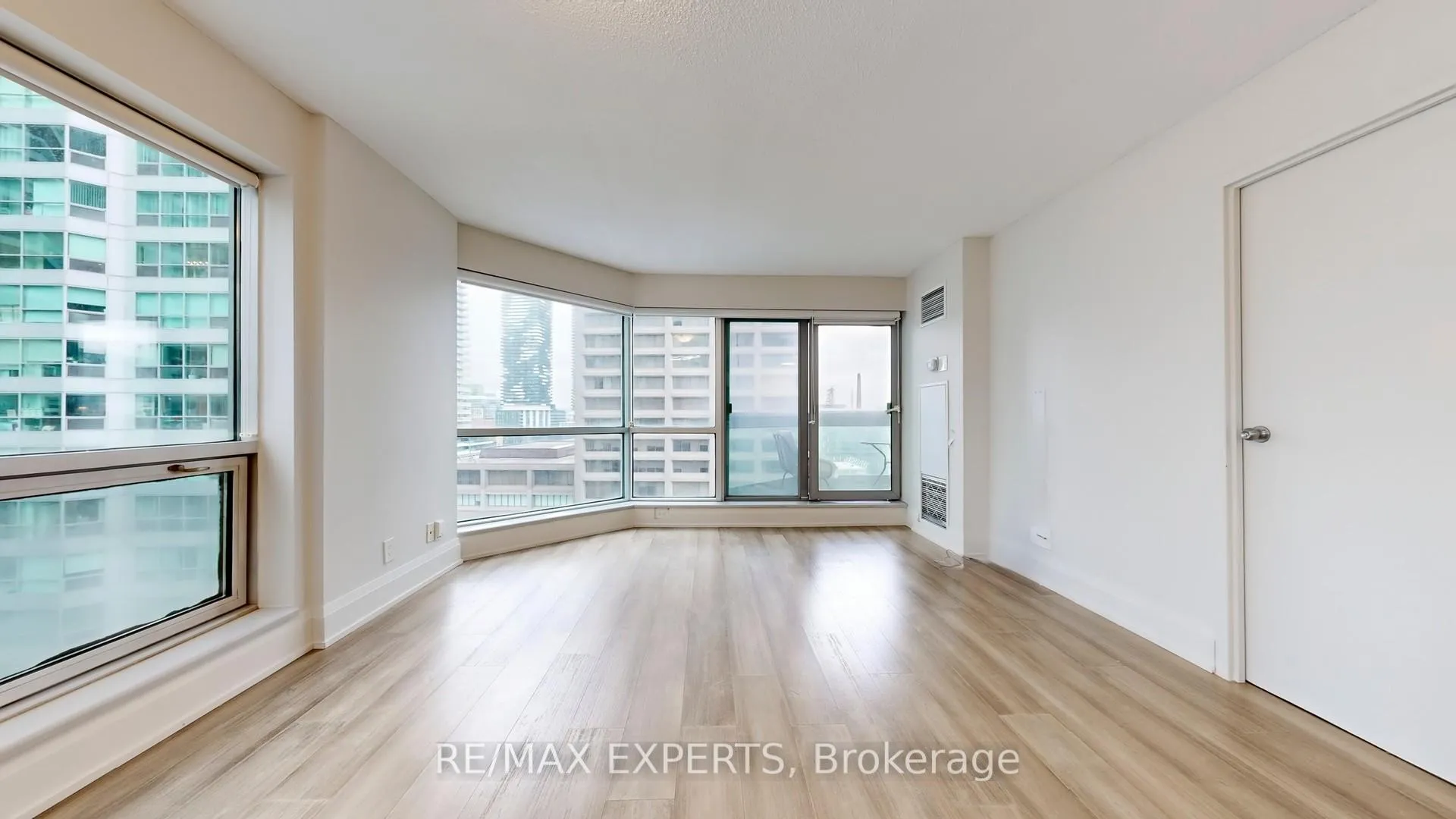 Photo 11 of Unit 1203, 10 Queens Quay W, Toronto, Waterfront Communities — HOMEH