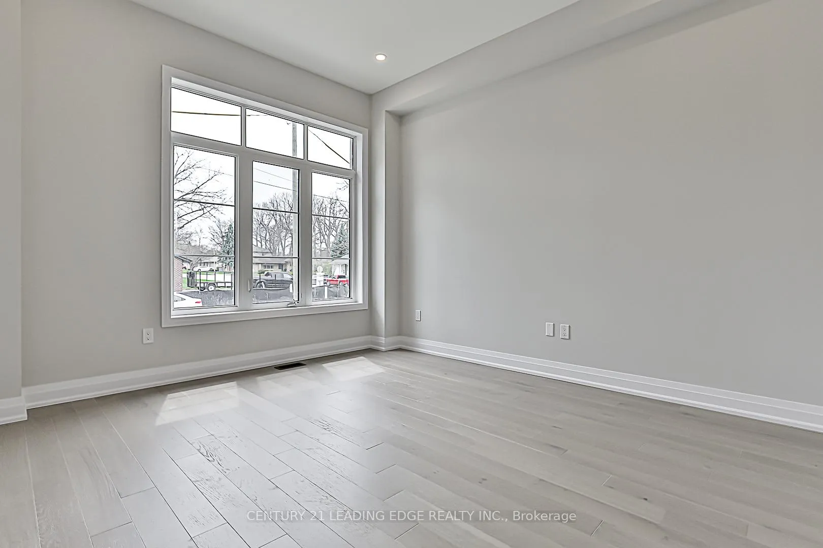 Photo 2 of 32 William Heath Court, Aurora, Aurora Highlands — HOMEH