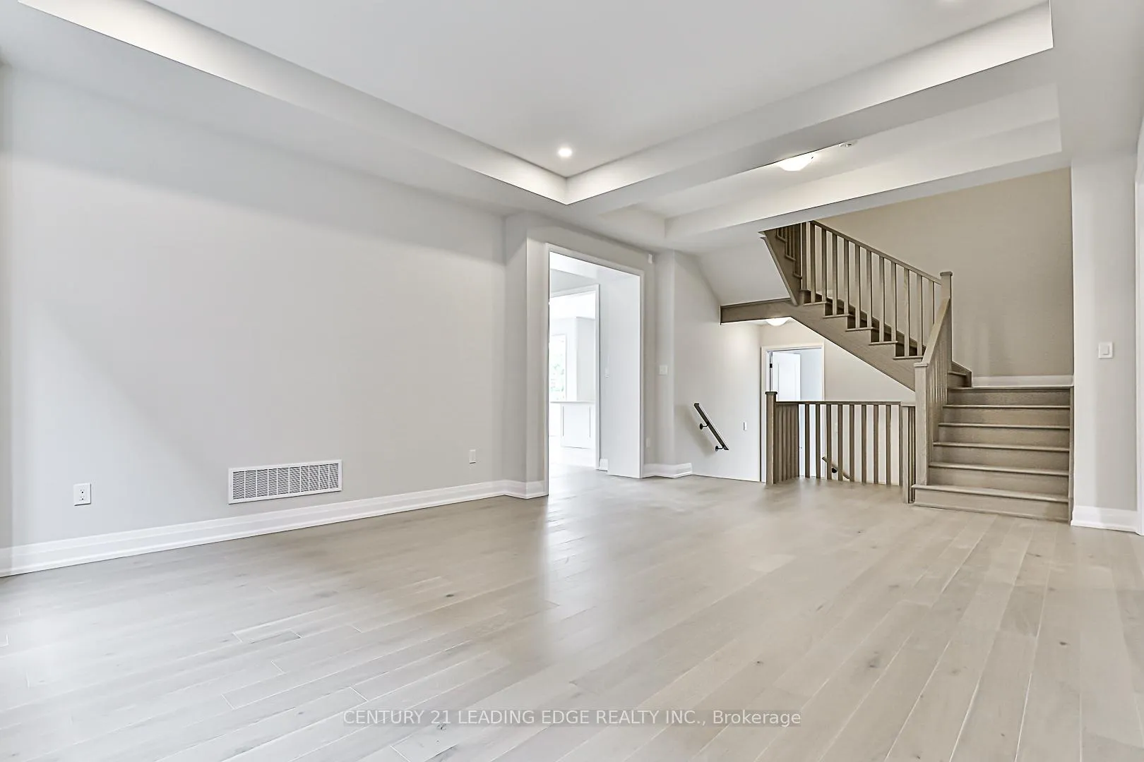 Photo 11 of 32 William Heath Court, Aurora, Aurora Highlands — HOMEH