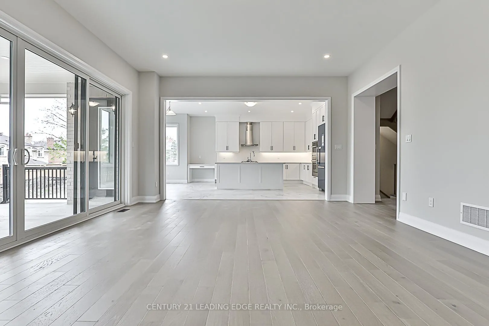 Photo 15 of 32 William Heath Court, Aurora, Aurora Highlands — HOMEH