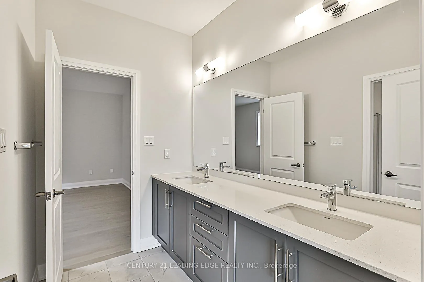 Photo 34 of 32 William Heath Court, Aurora, Aurora Highlands — HOMEH
