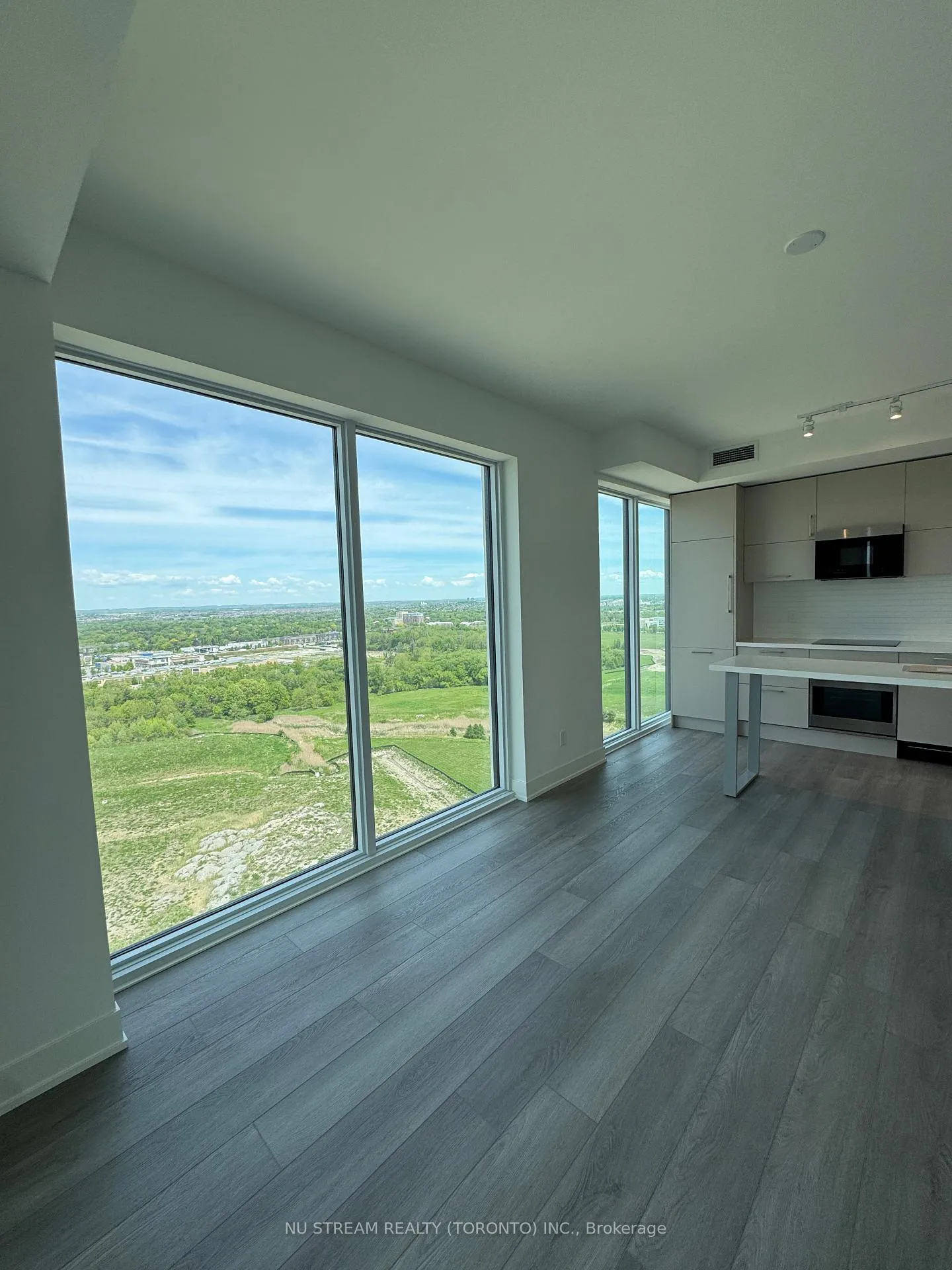 Photo 3 of Unit 2015, 56 Andre De Grasse Street, Markham, Unionville — HOMEH