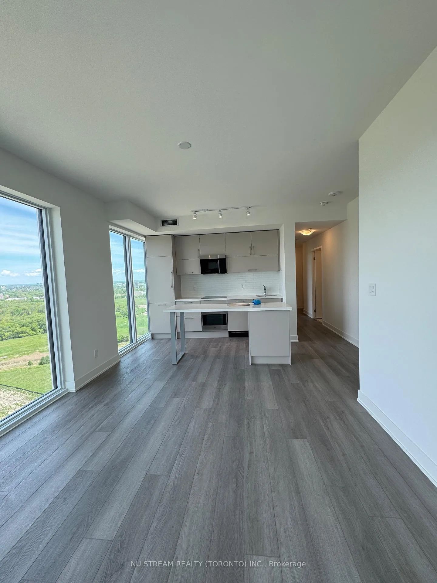 Photo 4 of Unit 2015, 56 Andre De Grasse Street, Markham, Unionville — HOMEH