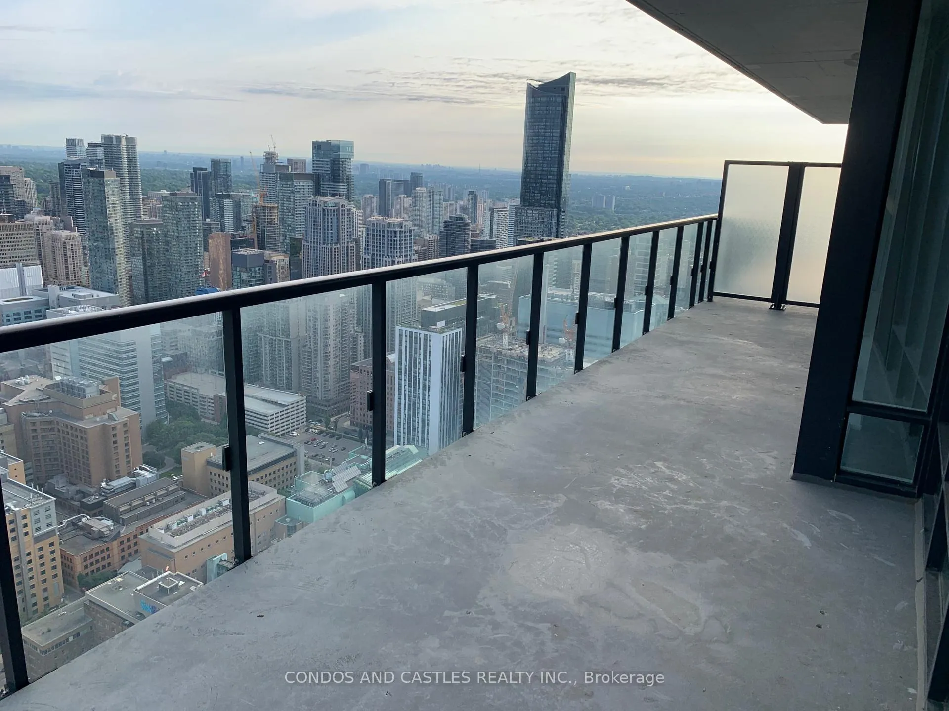 Photo 21 of Unit 5409, 488 University Avenue, Toronto, University — HOMEH