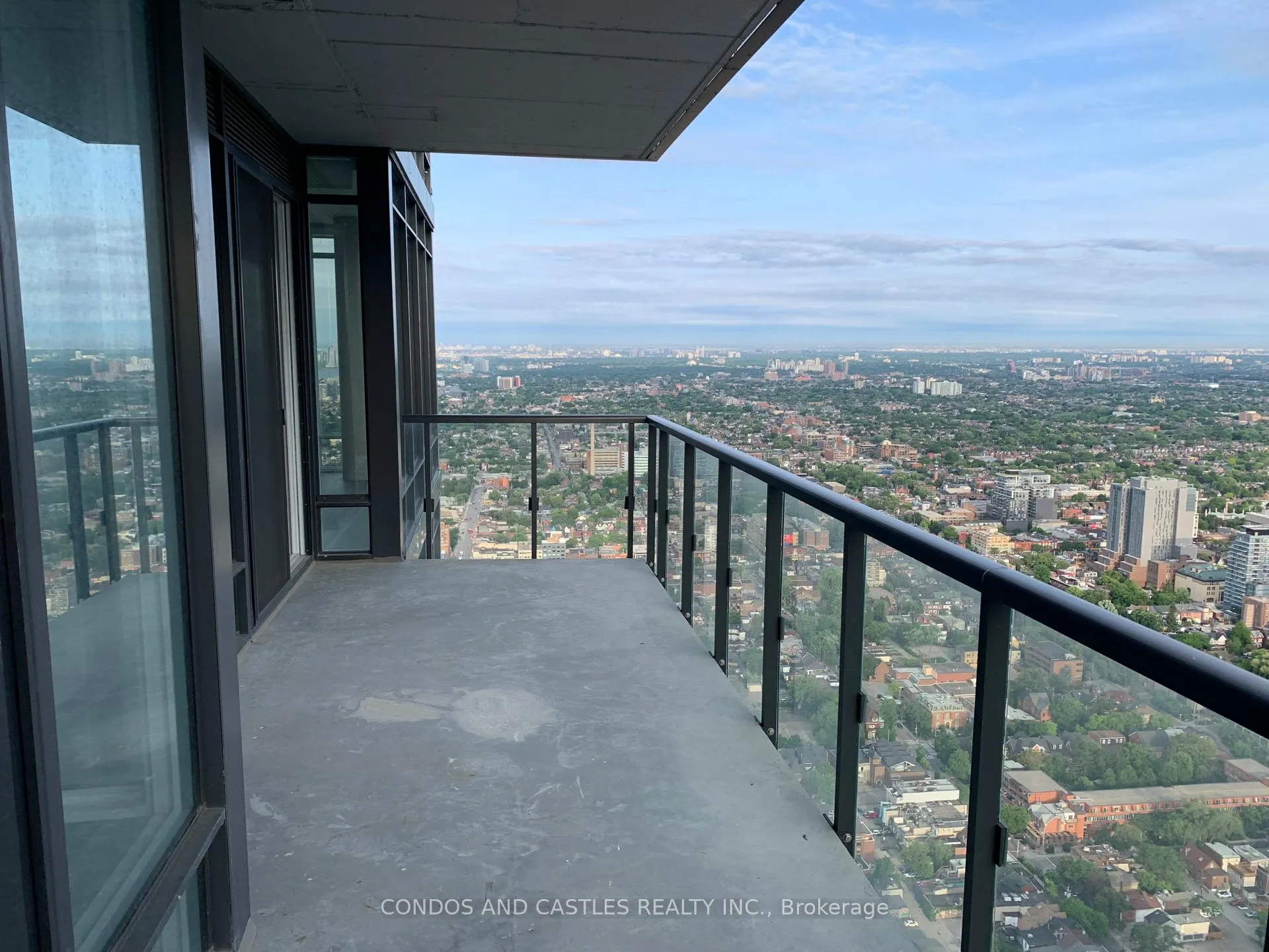 Photo 22 of Unit 5409, 488 University Avenue, Toronto, University — HOMEH