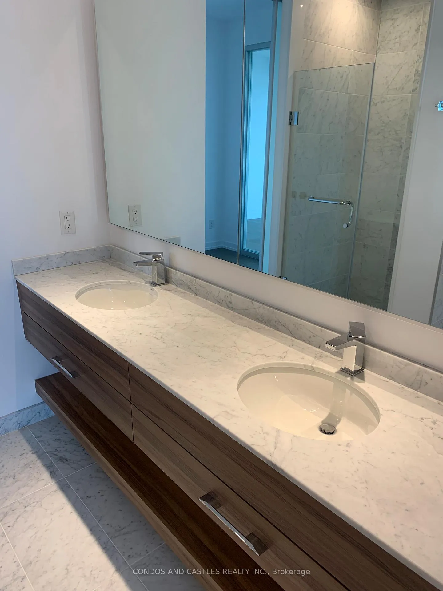 Photo 26 of Unit 5409, 488 University Avenue, Toronto, University — HOMEH
