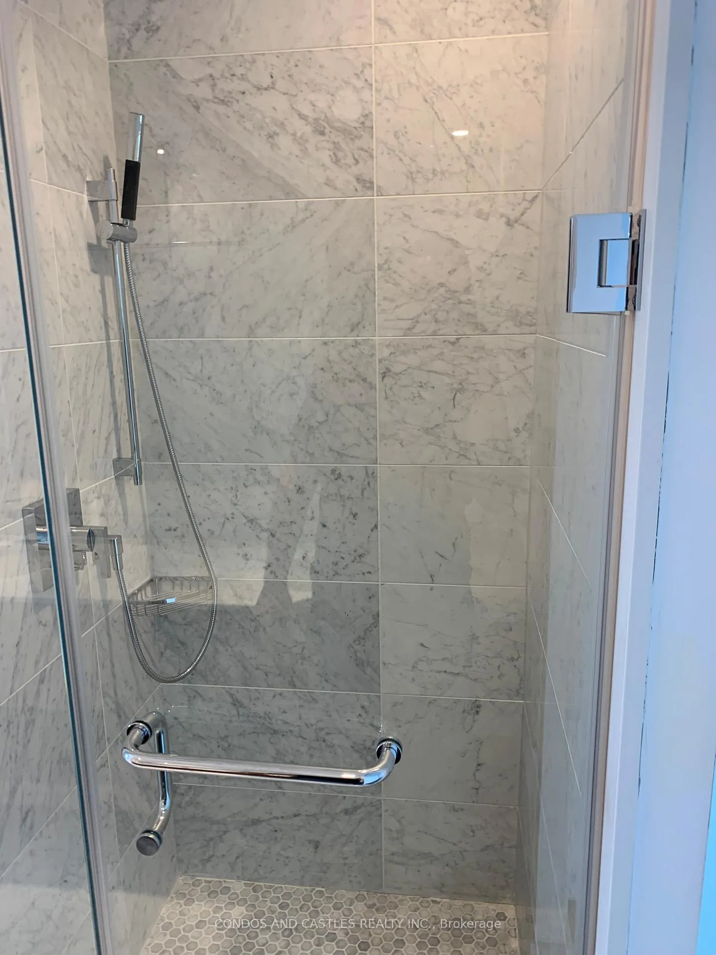 Photo 27 of Unit 5409, 488 University Avenue, Toronto, University — HOMEH